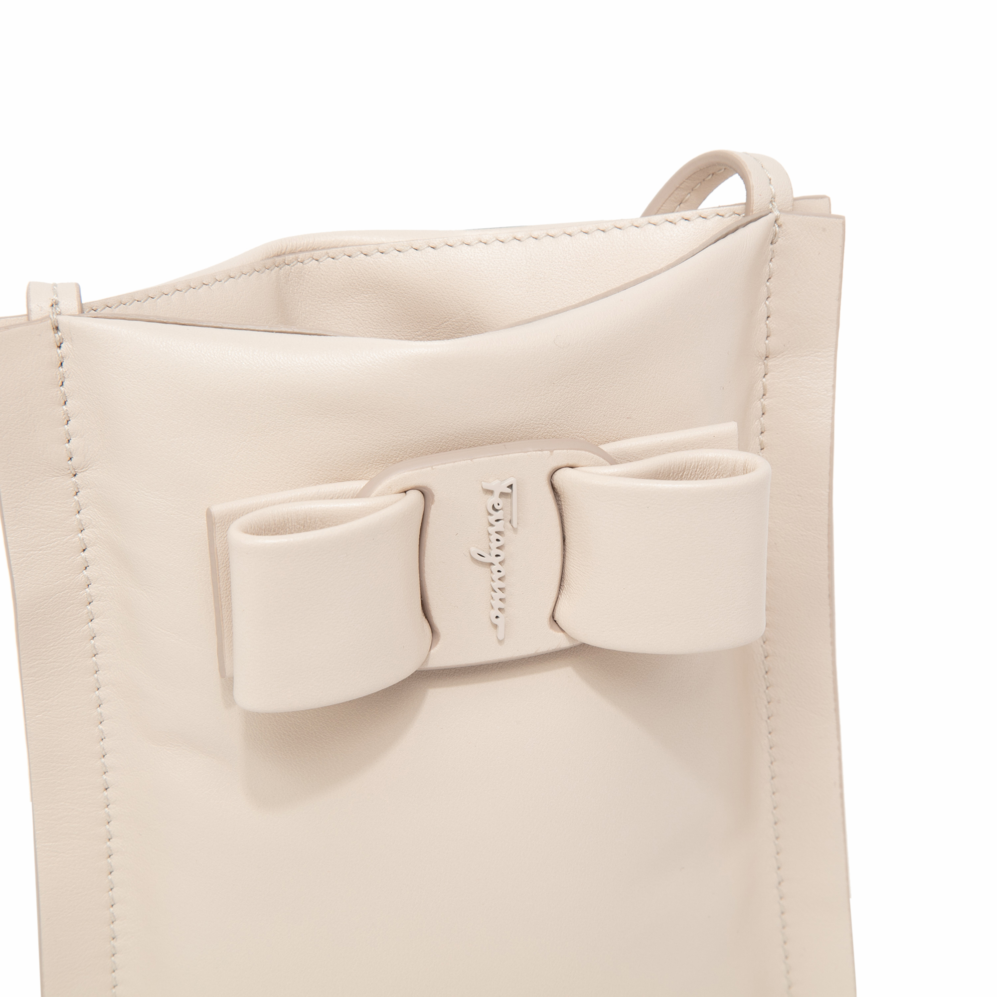 Smartphone holder, White
