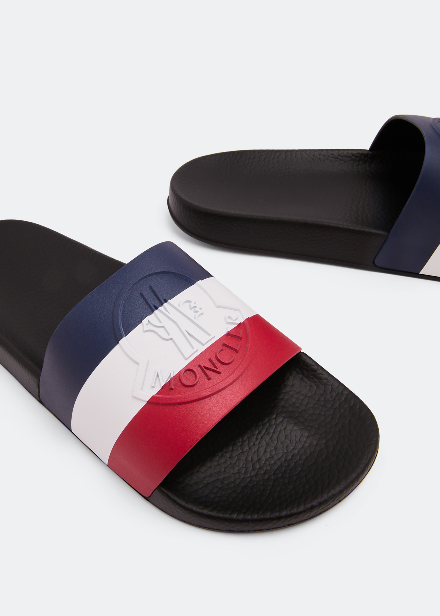 Basile slides, Black