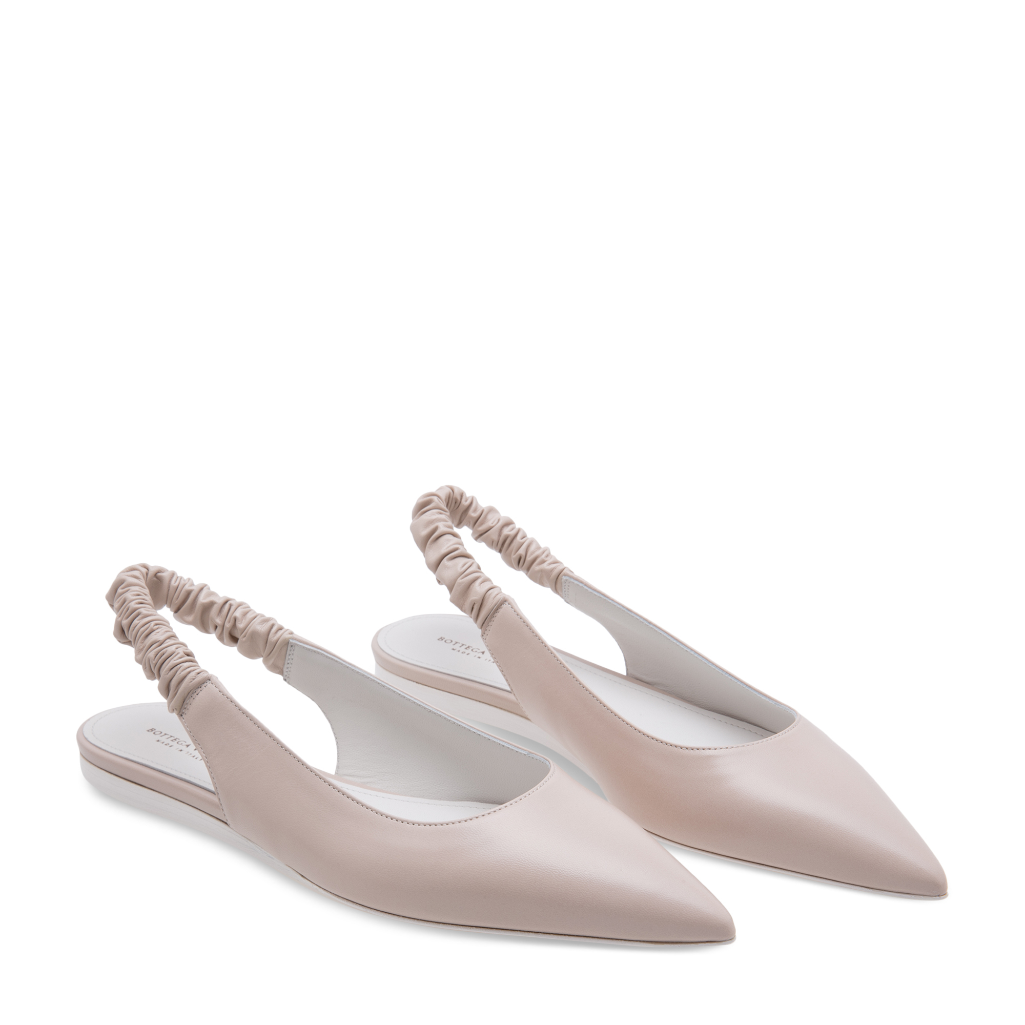 Pointed leather pumps, White