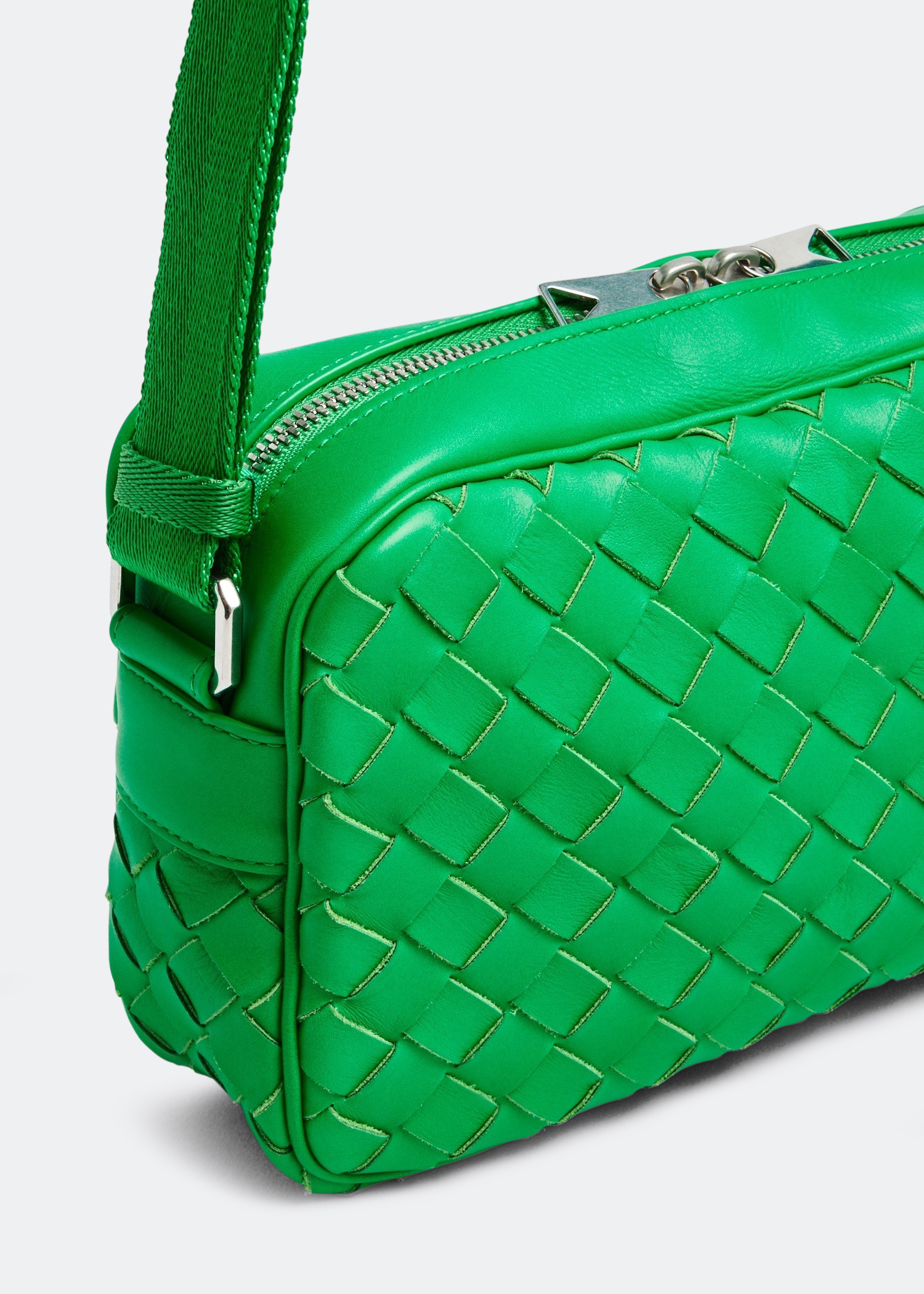 Intrecciato camera bag, Green