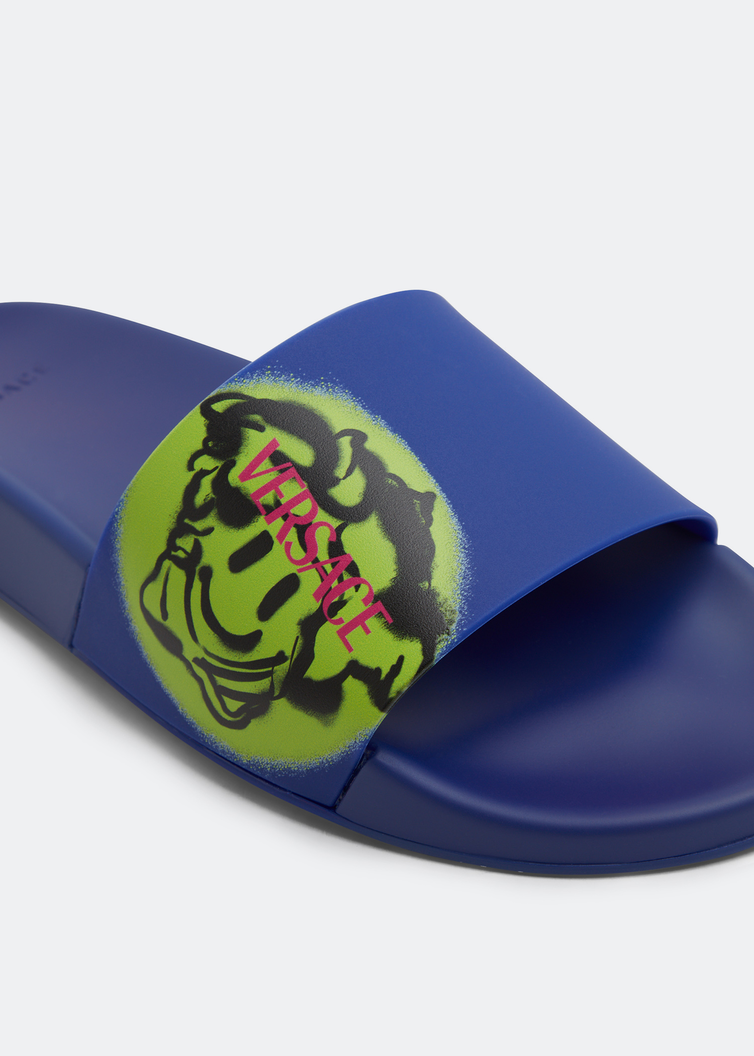 Smiling Medusa slides, Blue