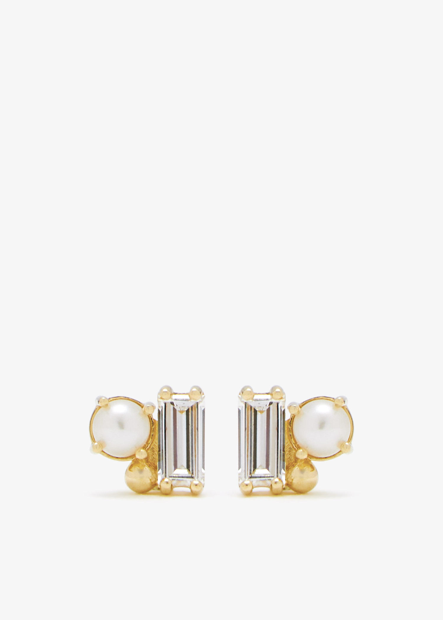 Fine Diamond Pearl stud earrings, Gold
Fine Diamond Pearl stud earrings, Gold