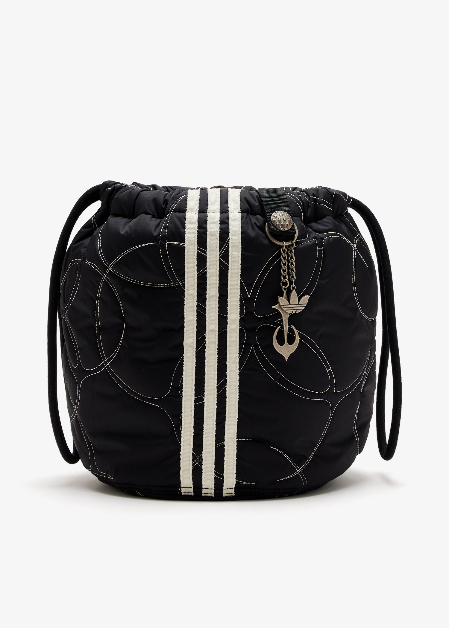 x Thug Club padded bag, Black
x Thug Club padded bag, Black