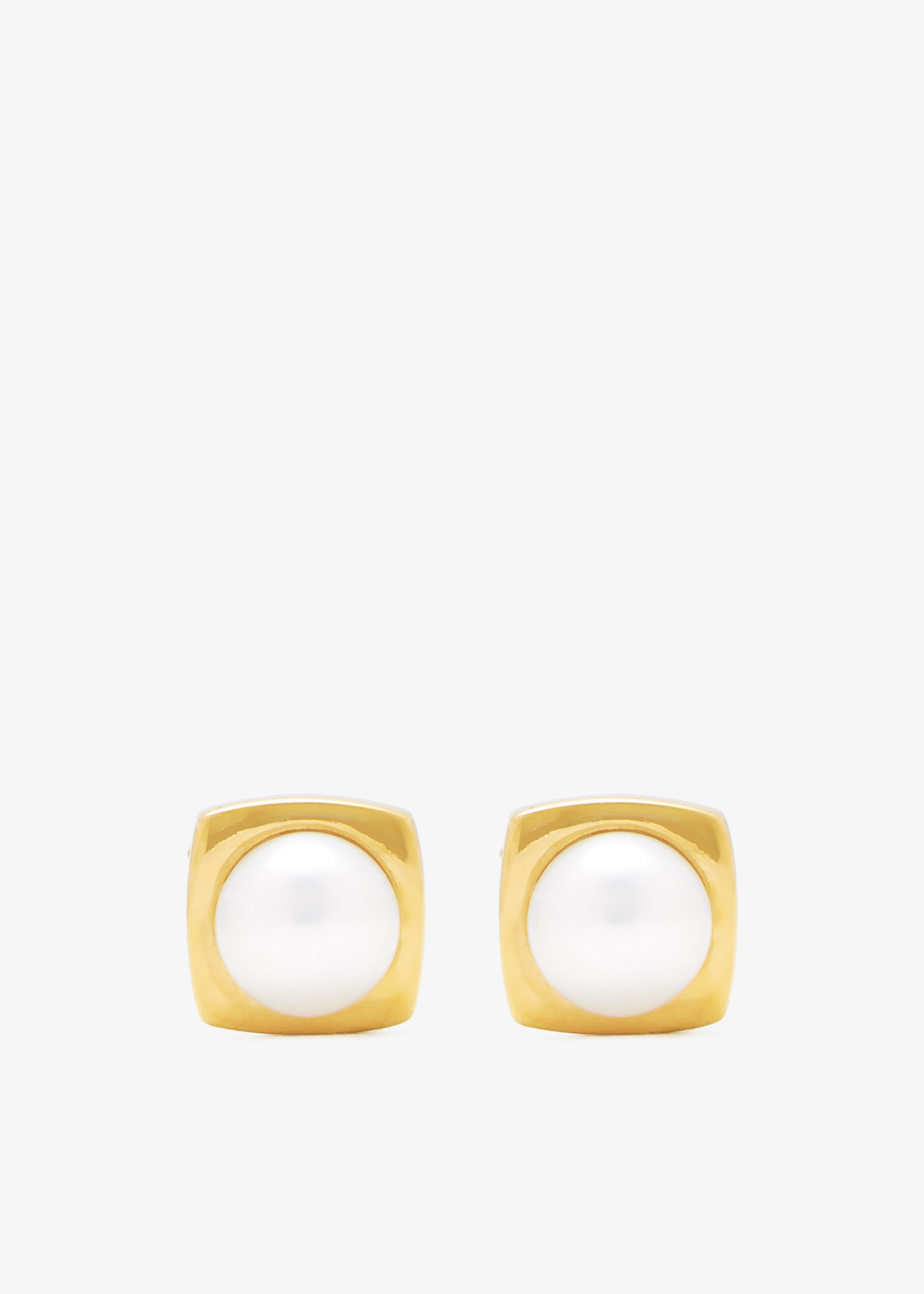 Button Pearl Square stud earrings, Gold
Button Pearl Square stud earrings, Gold