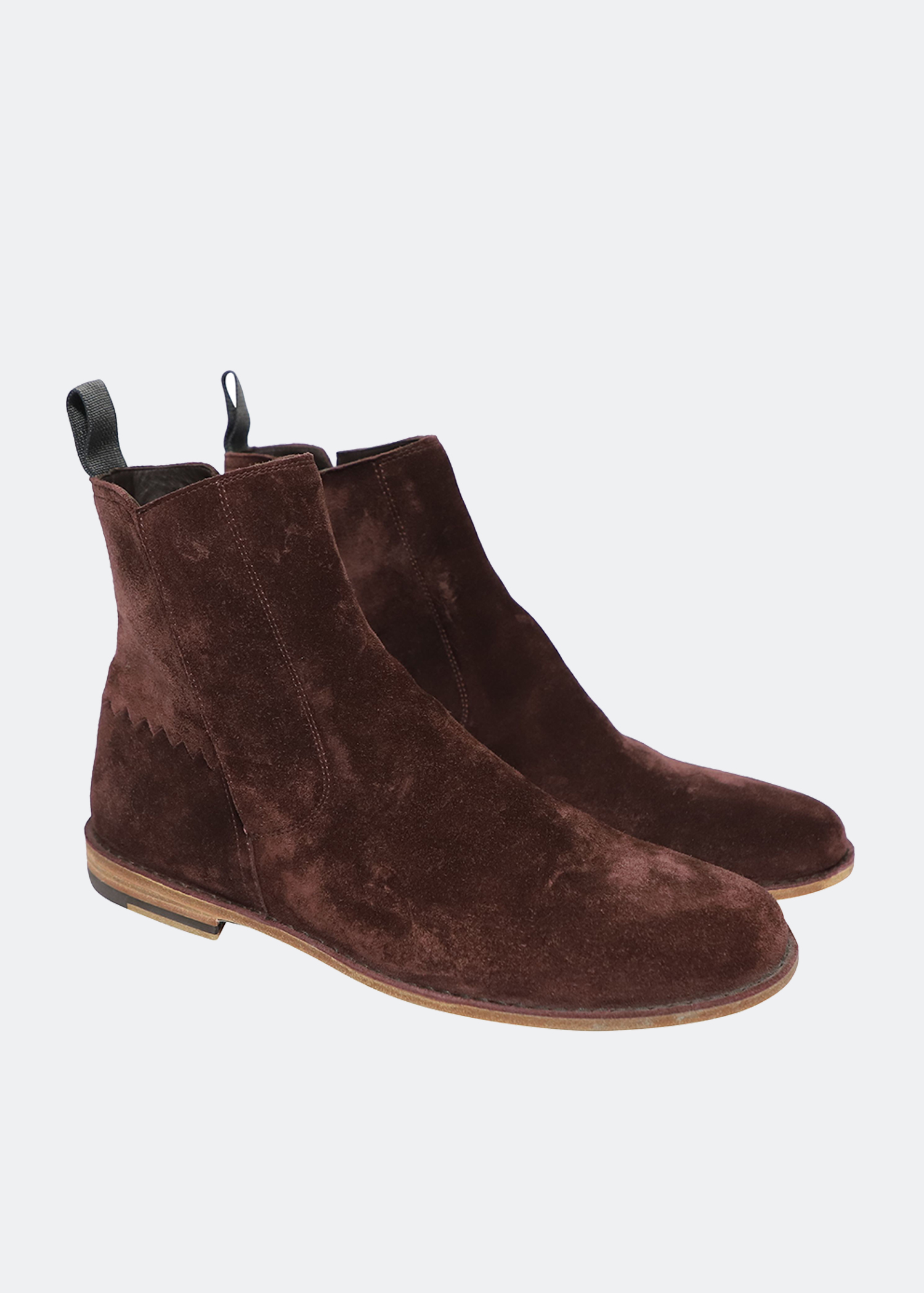 Chelsea boots in burgundy suede