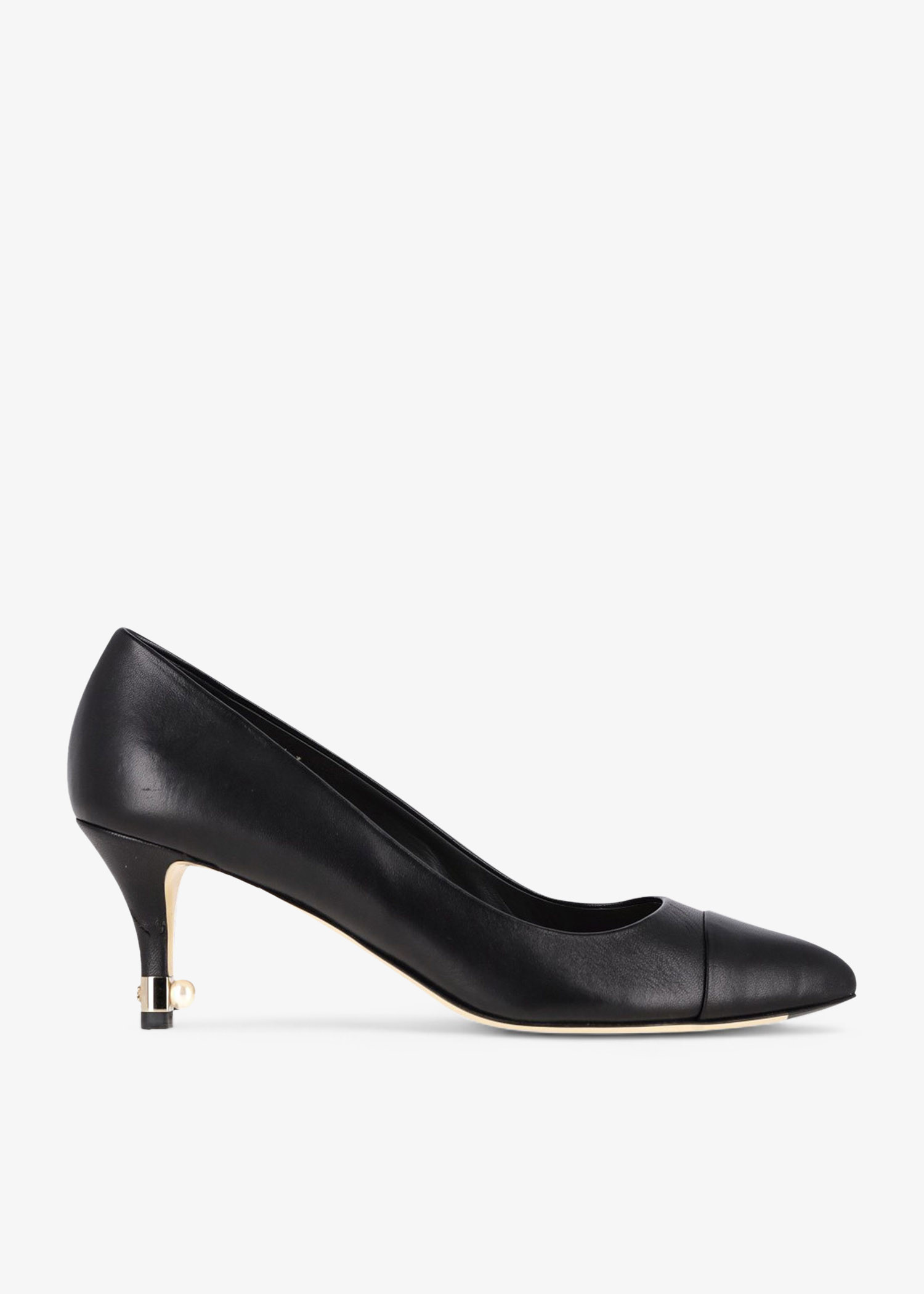 CC pearl embellished pumps, Black
CC pearl embellished pumps, Black