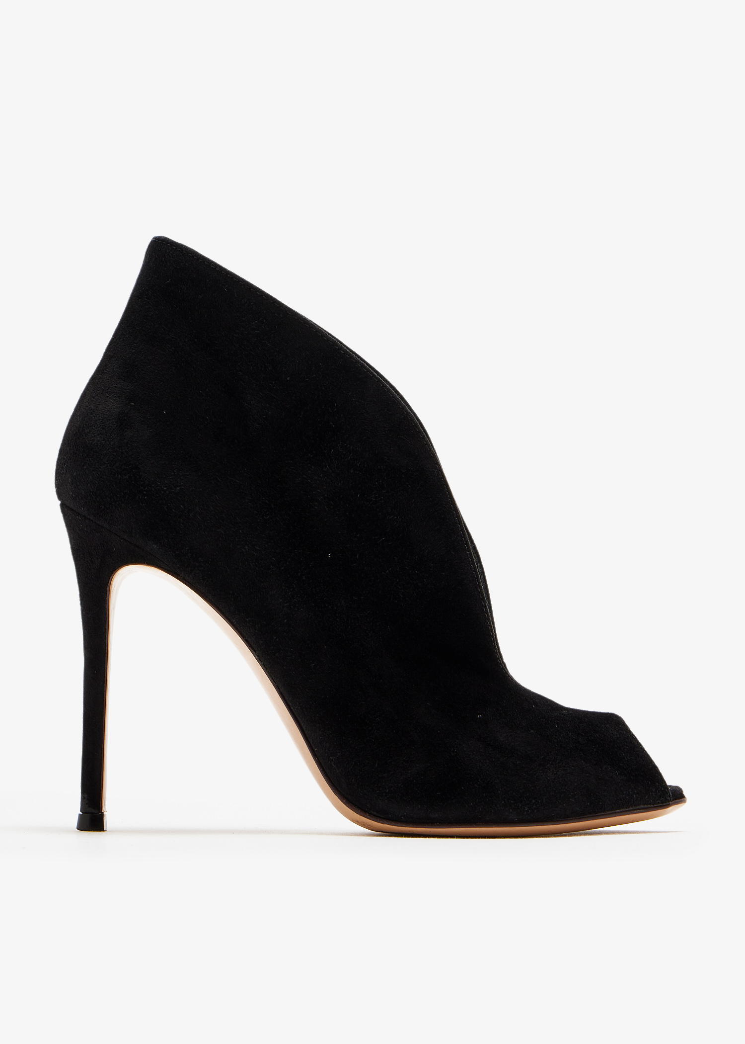 Vamp suede booties, Black
Vamp suede booties, Black