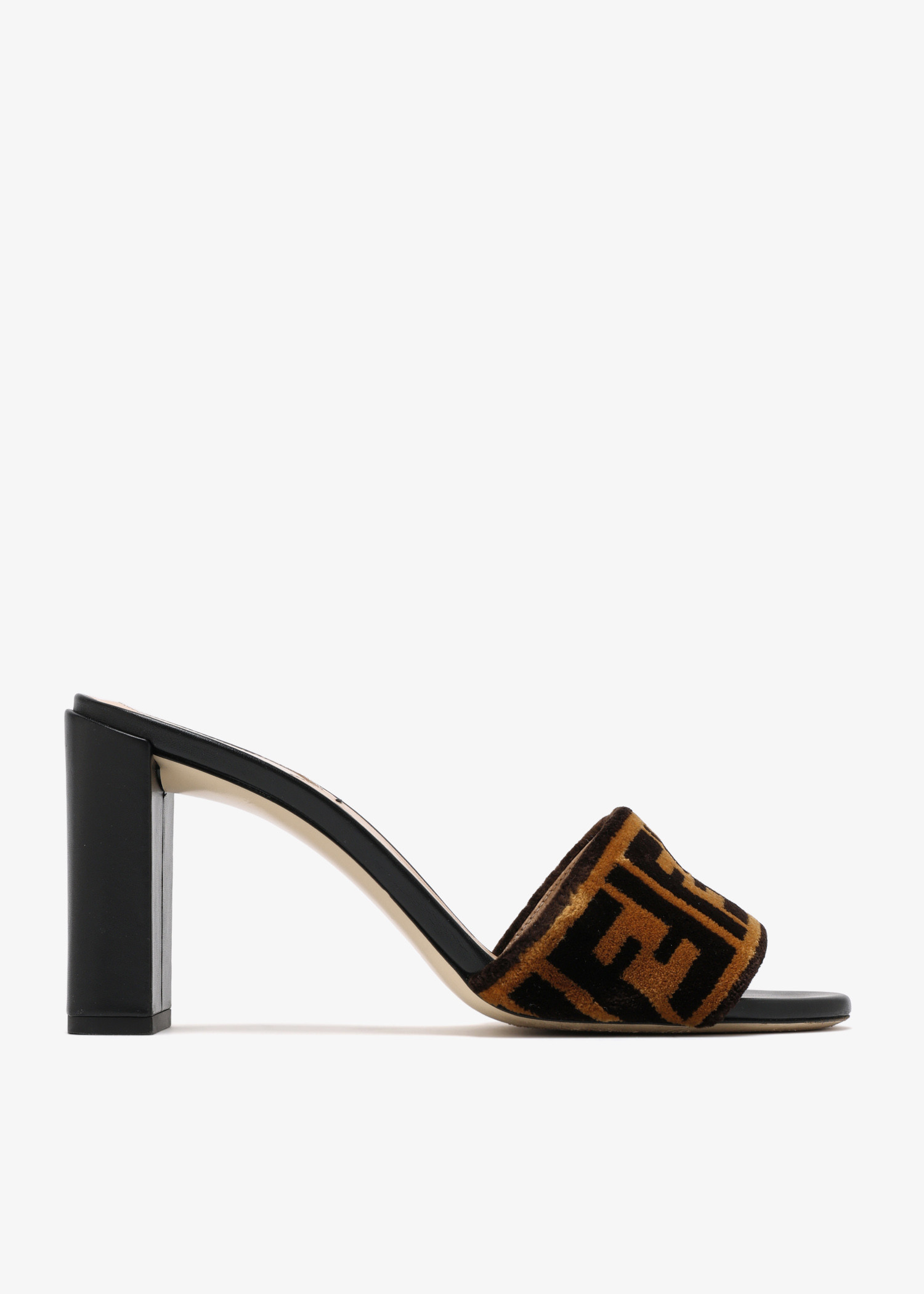 Zucca sandals, Brown
Zucca sandals, Brown