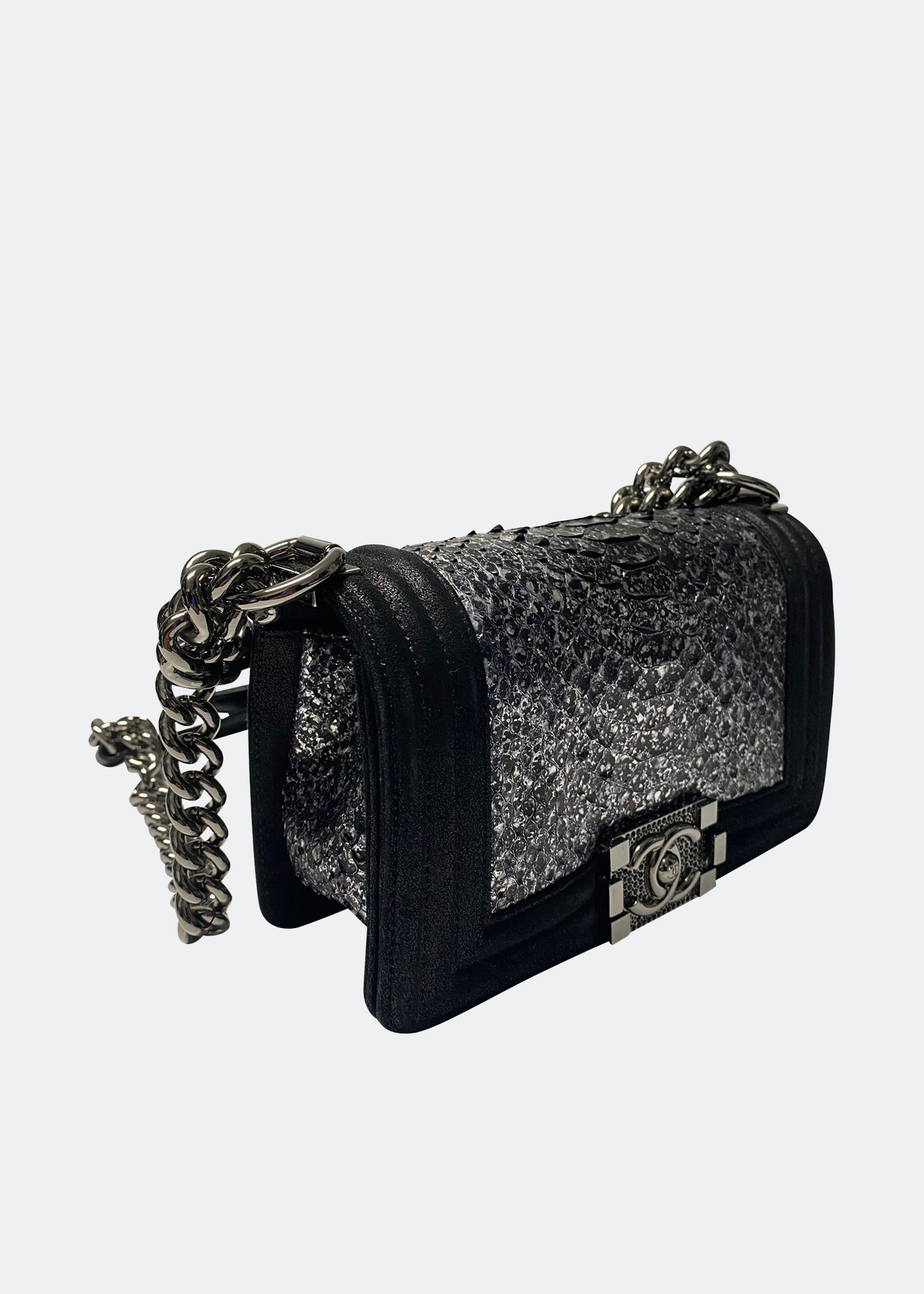 Chanel Rare Le Boy Shoulder Bag in Silver Python Skin and Black Goat Skin Leather
Chanel Rare Le Boy Shoulder Bag in Silver Python Skin and Black Goat Skin Leather