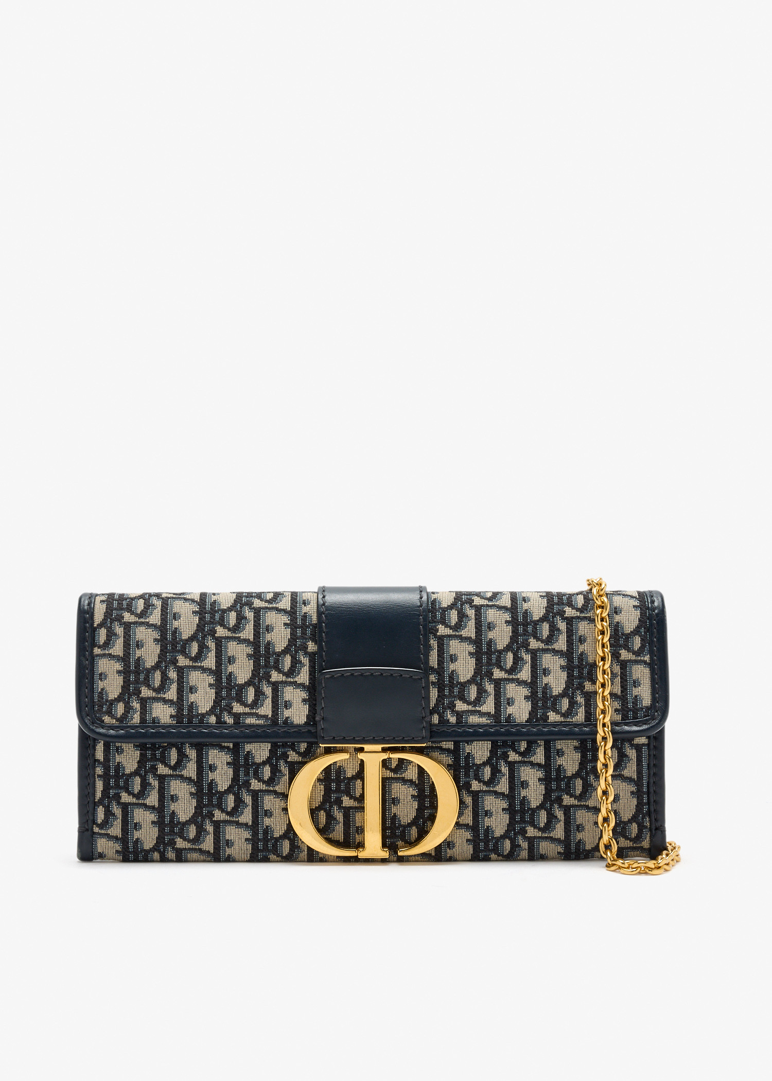 30 Montaigne clutch, Blue
30 Montaigne clutch, Blue