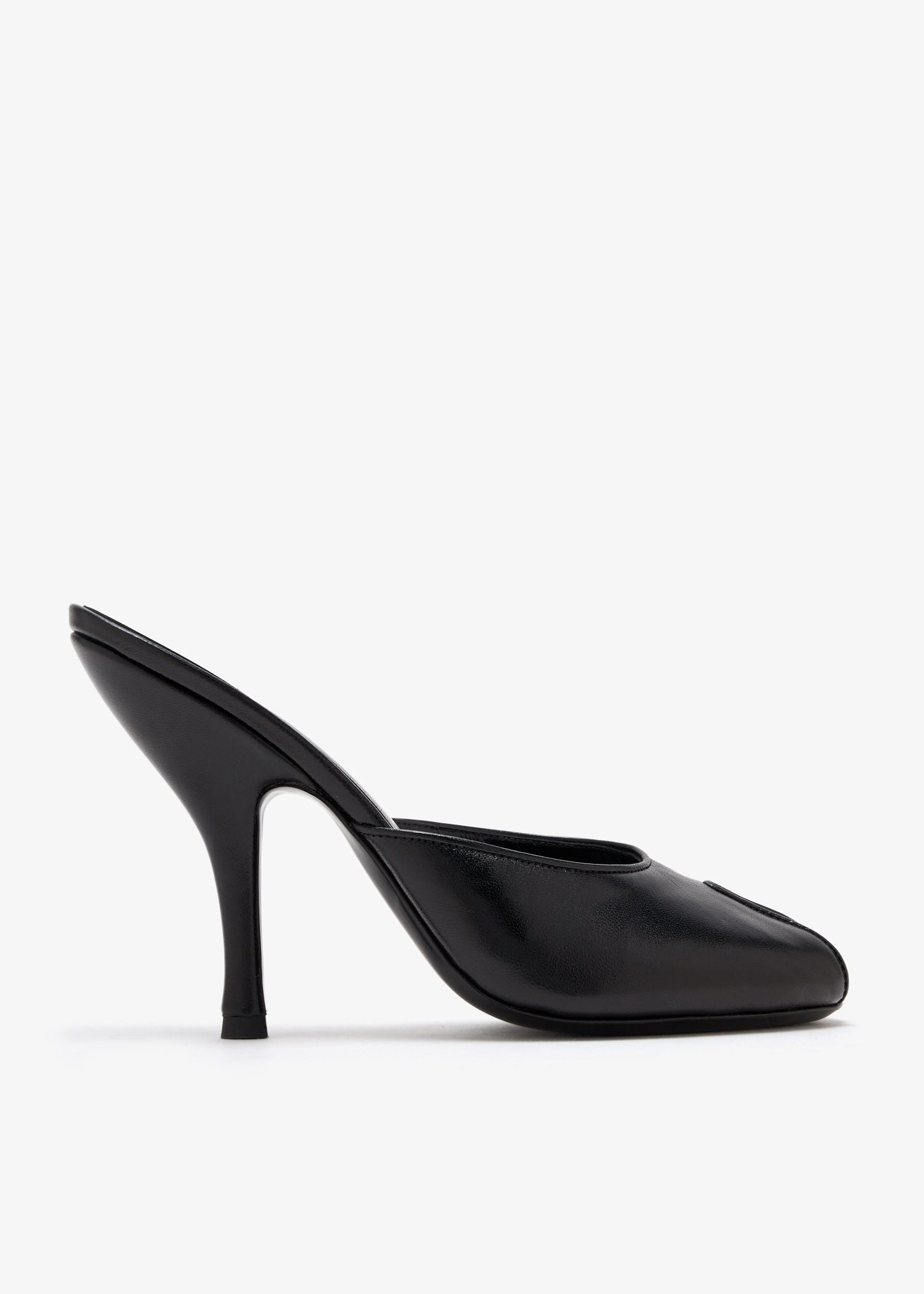 Date mules, Black
Date mules, Black