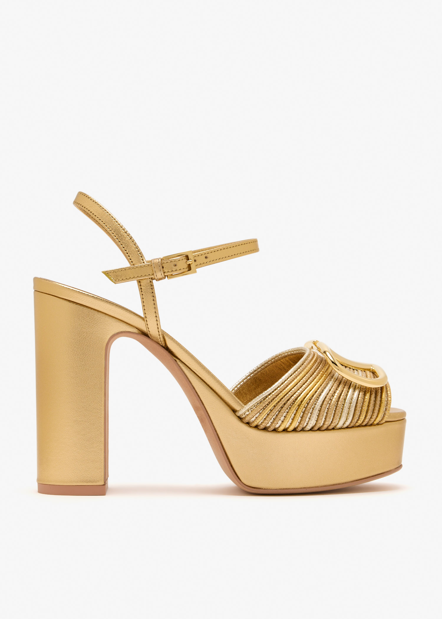 VLogo Signature platform sandals, Gold
VLogo Signature platform sandals, Gold