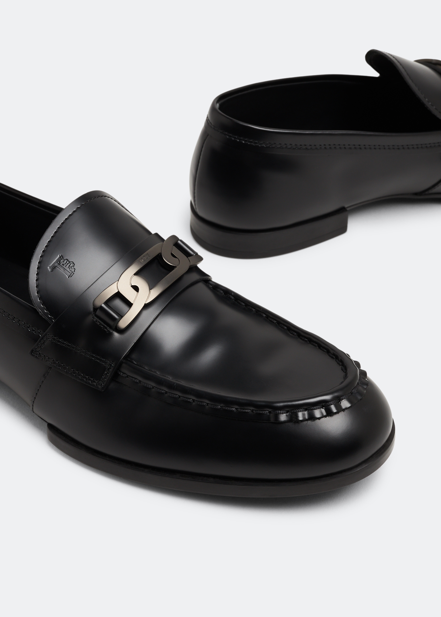 Chain leather loafers, Black