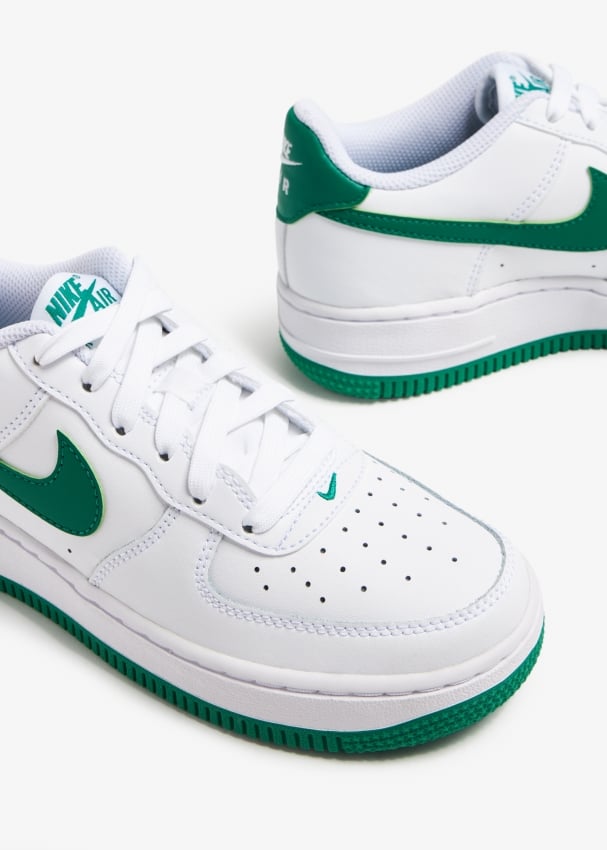 Nike Air Force 1 sneakers for Boy - White in UAE | Level Shoes