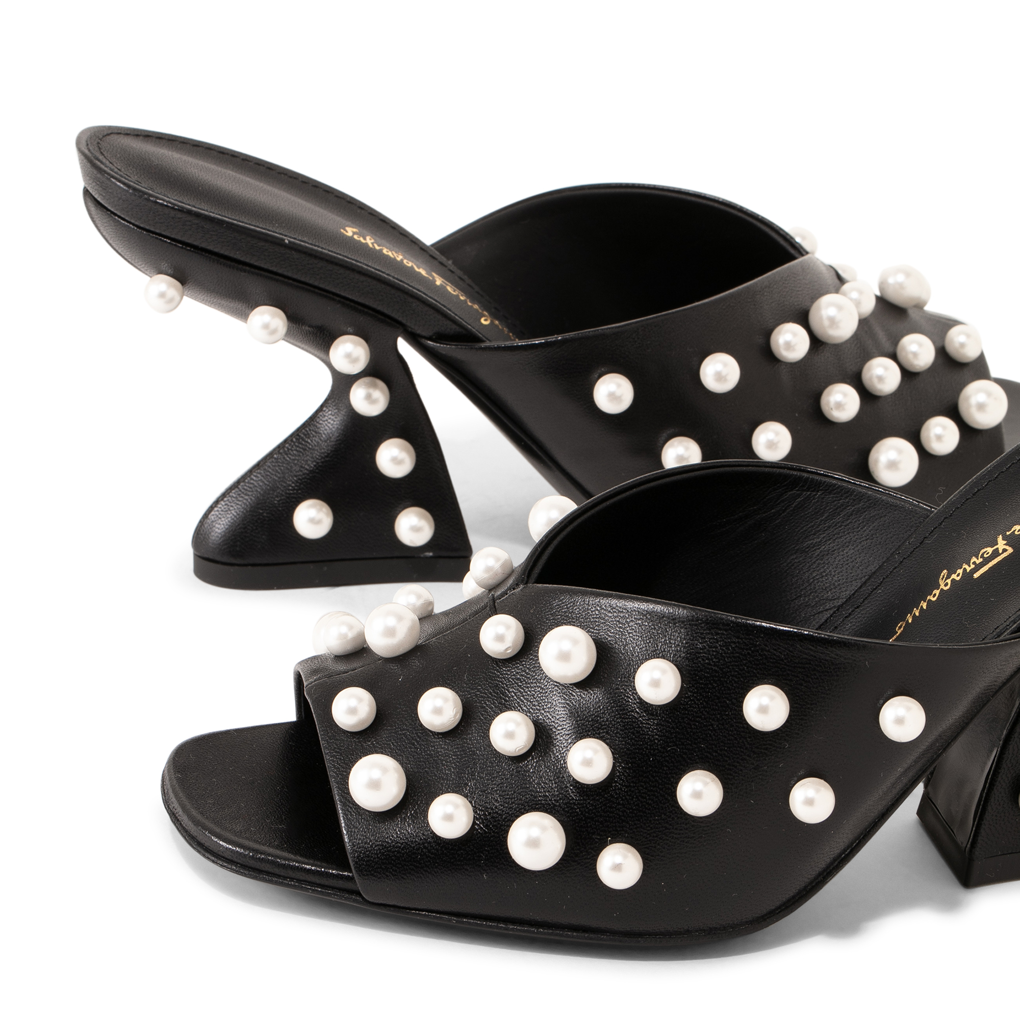 

Sansu sandals, Black