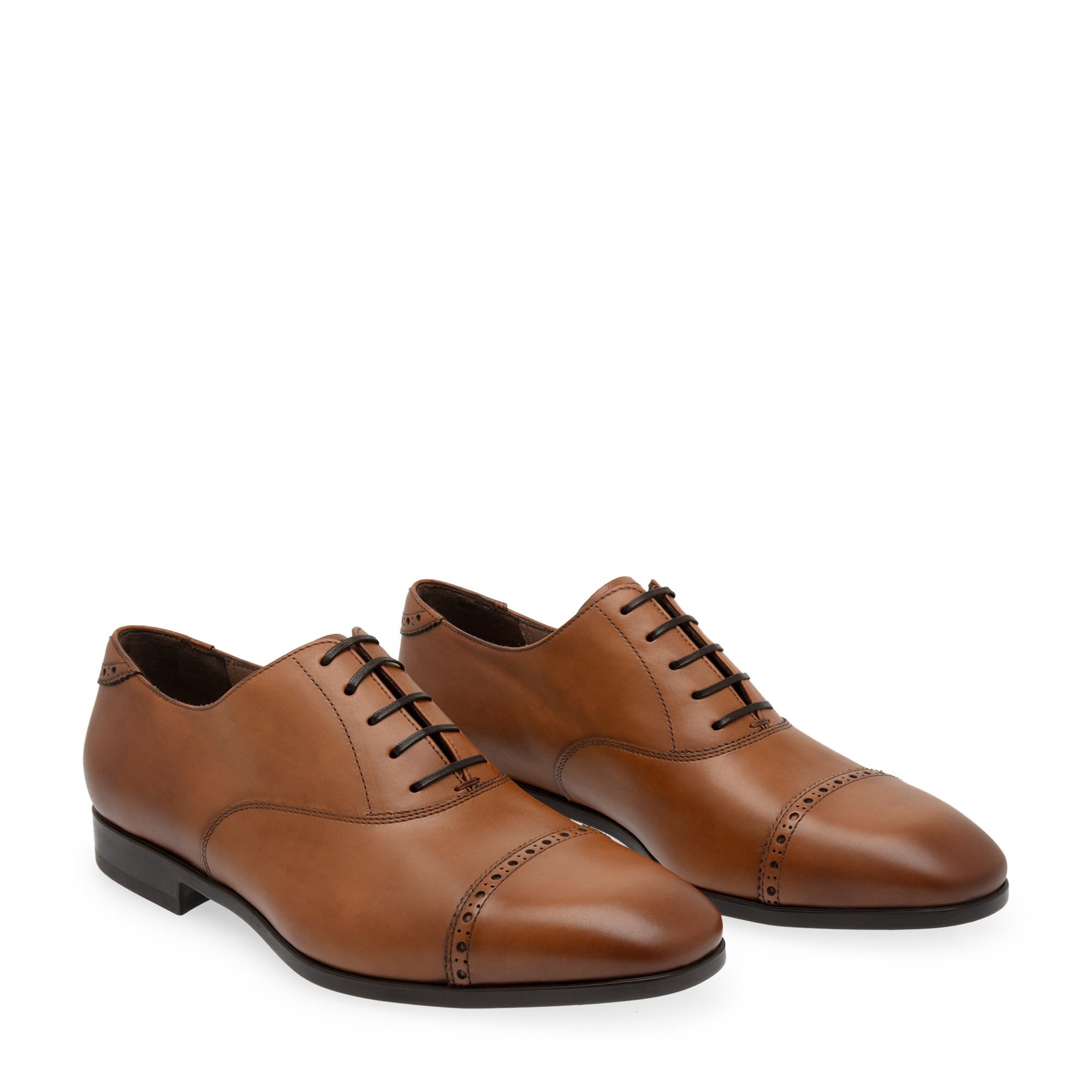 

Cap-toe oxford shoes, Brown