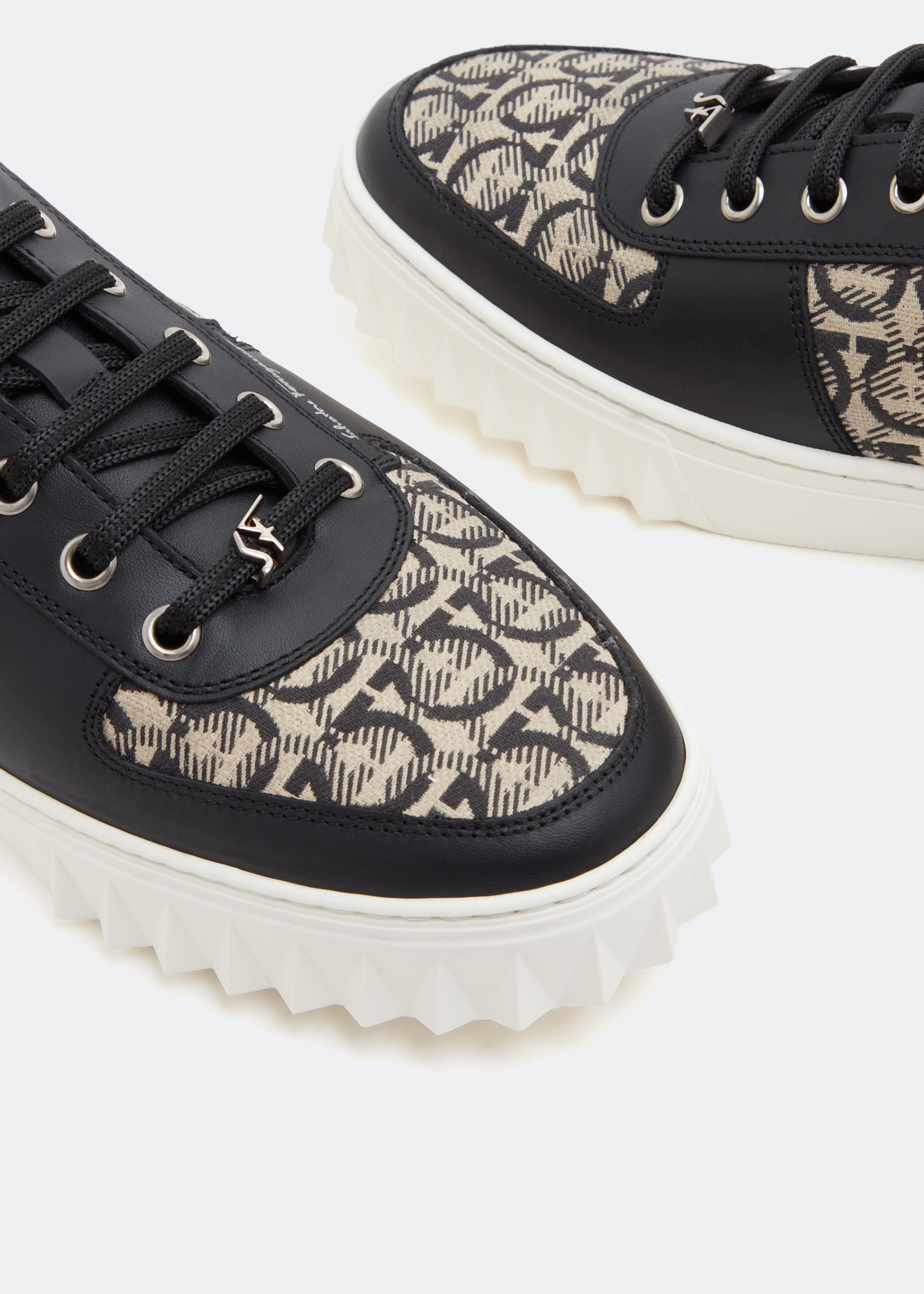 

Scuby sneakers, Black