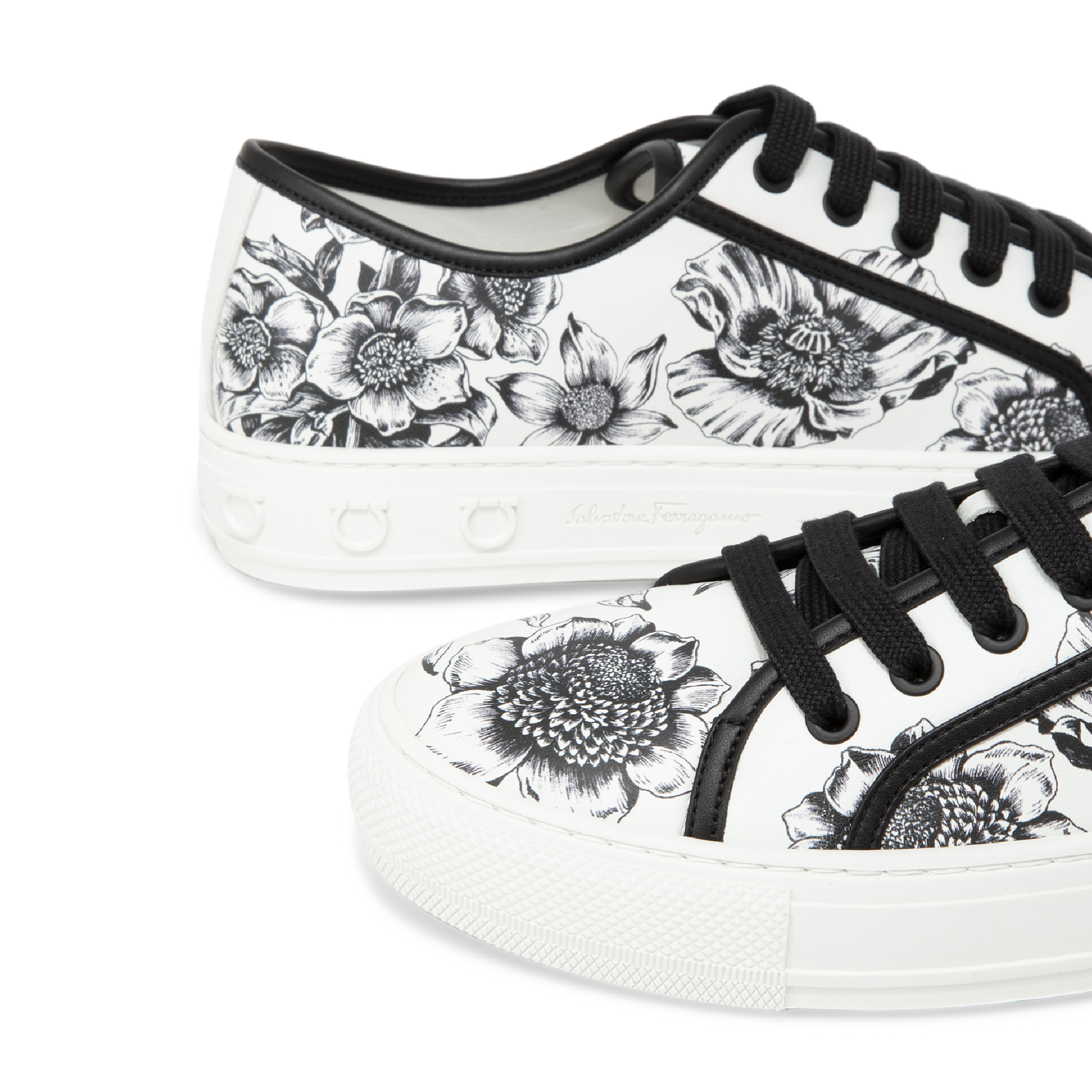 

Wildflowers print sneakers, Prints