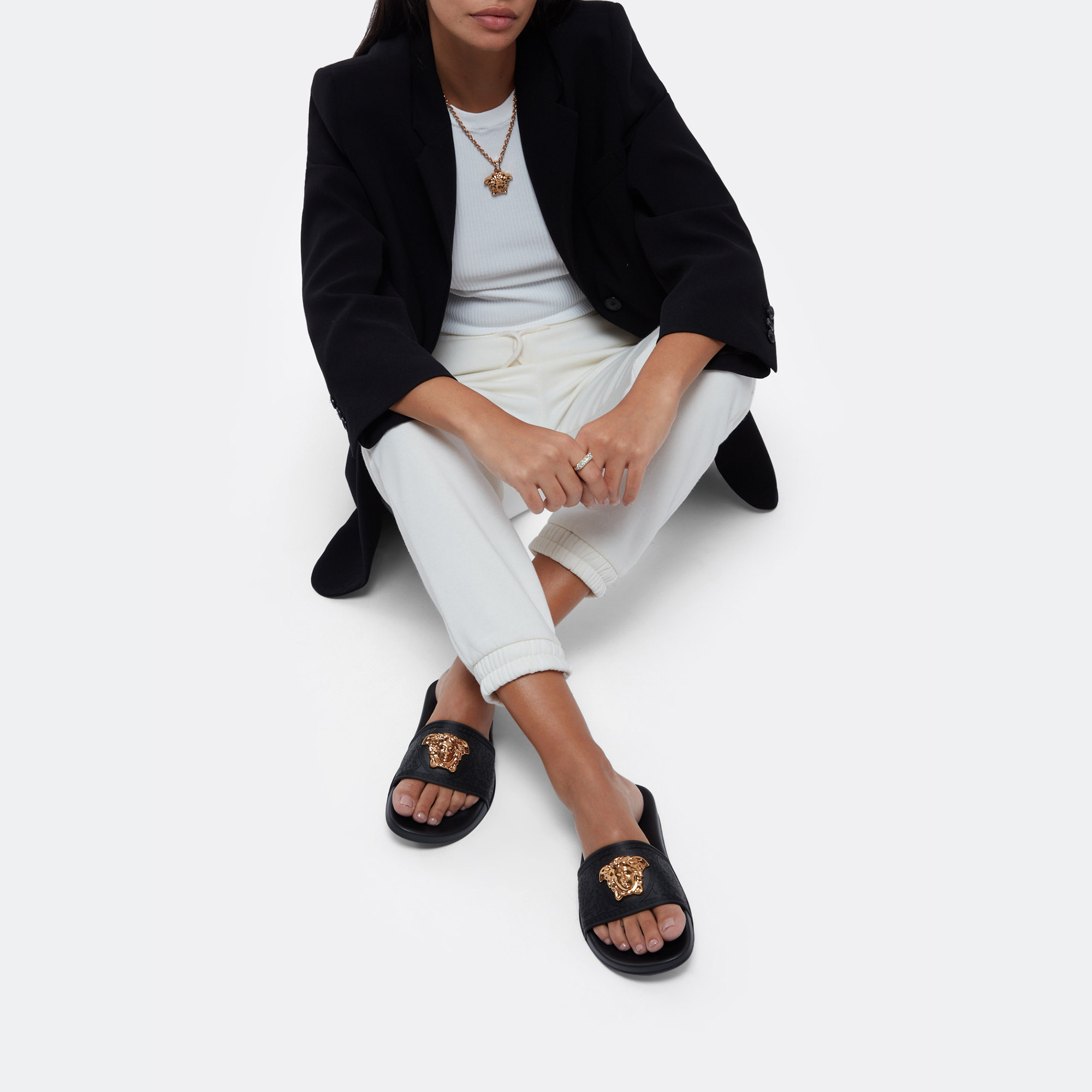 

Medusa slides, Black