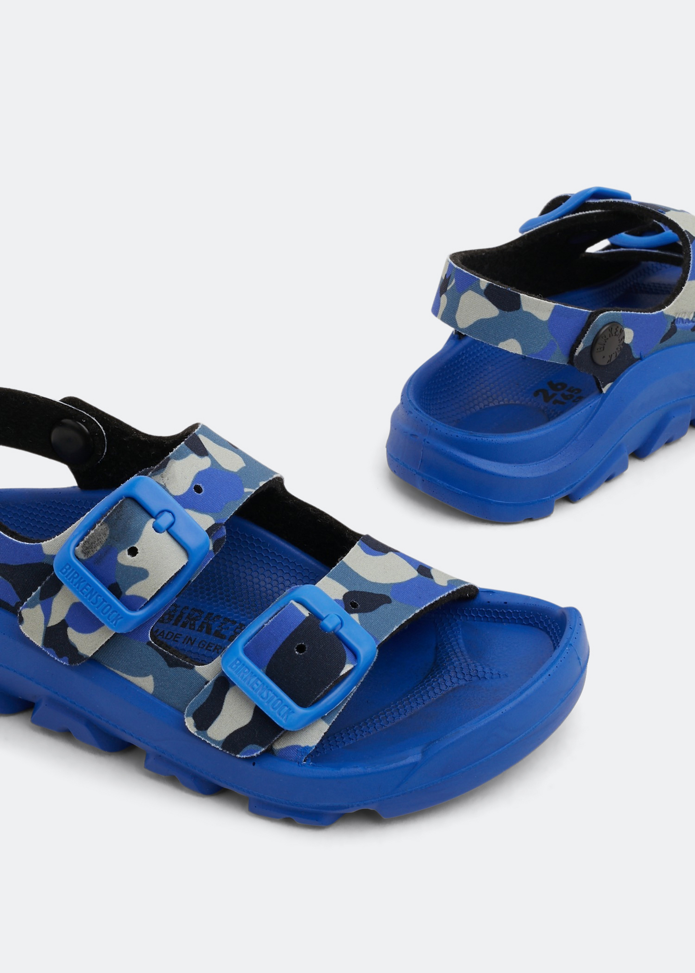 

Mogami sandals, Prints