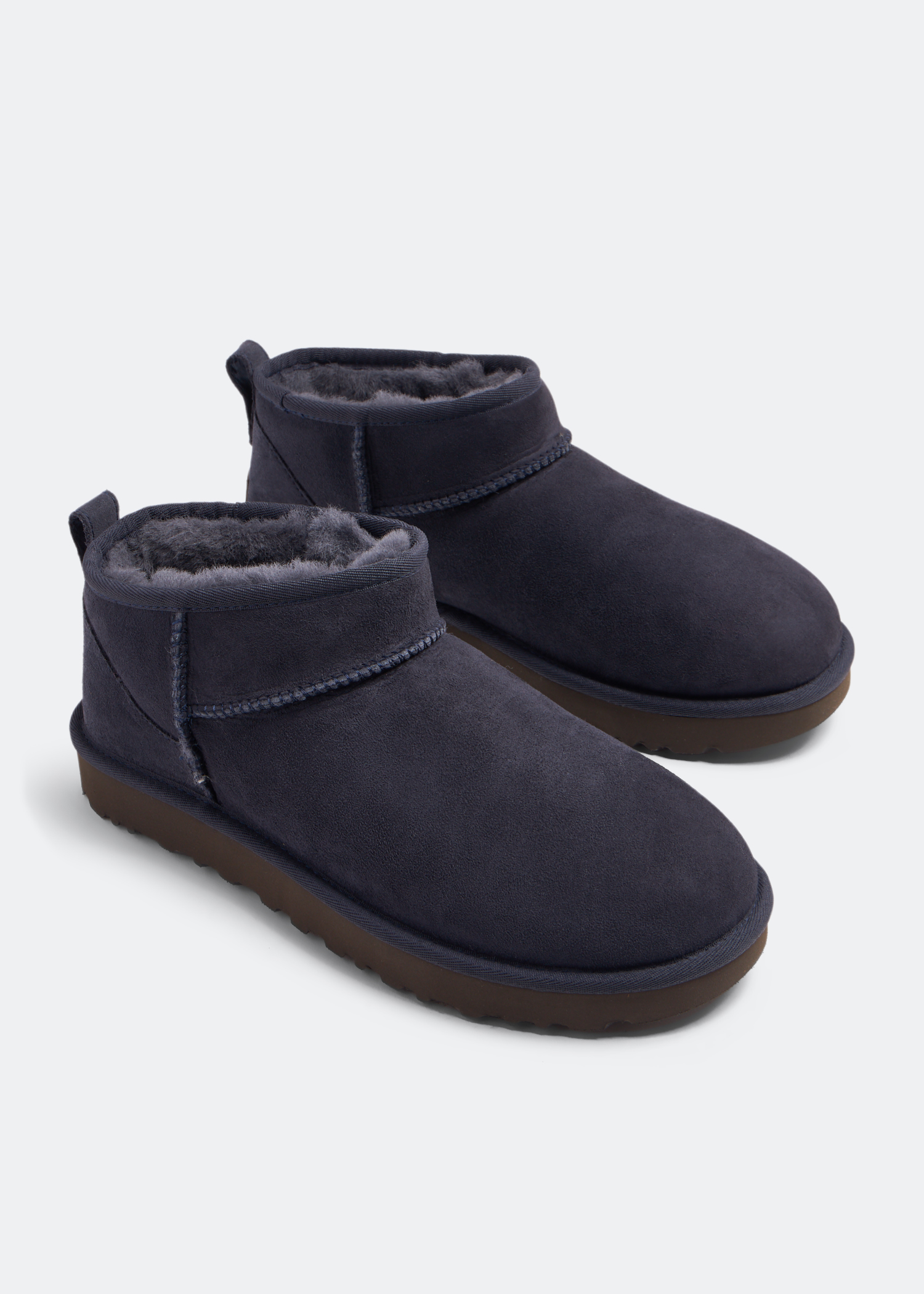 Baby blue deals uggs womens