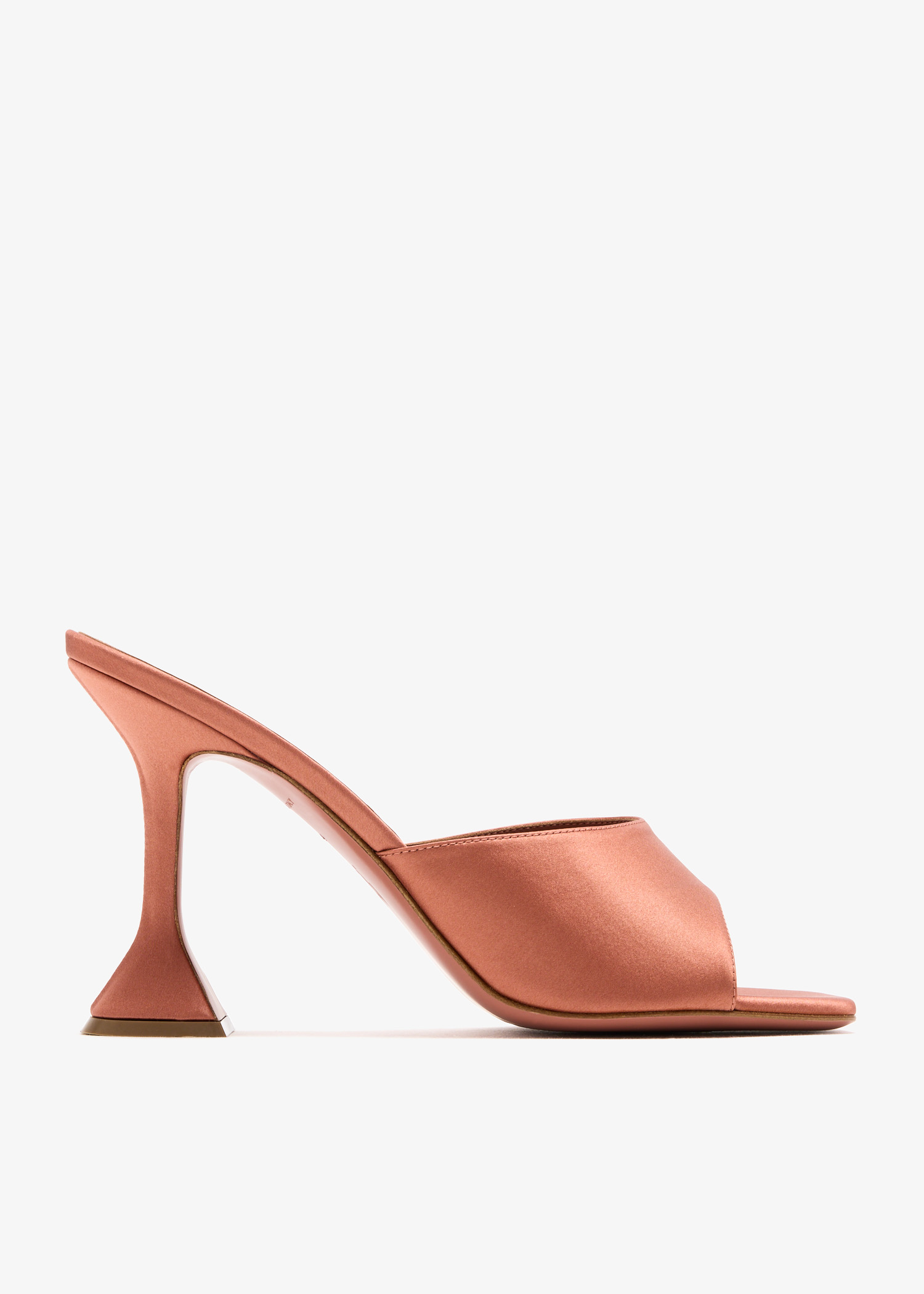 

Lupita 95 mules, Brown
