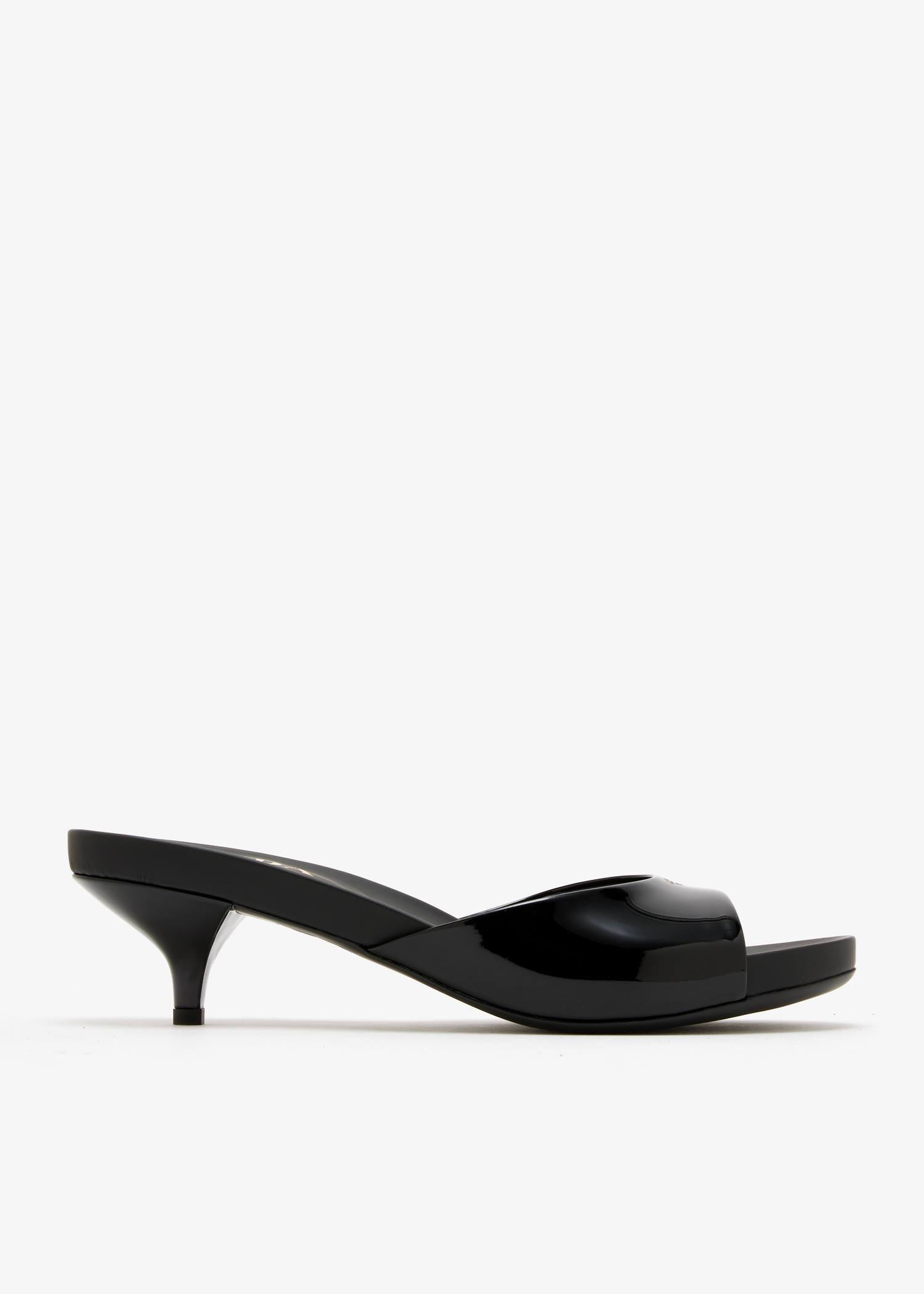 

Patent leather sandals, Black