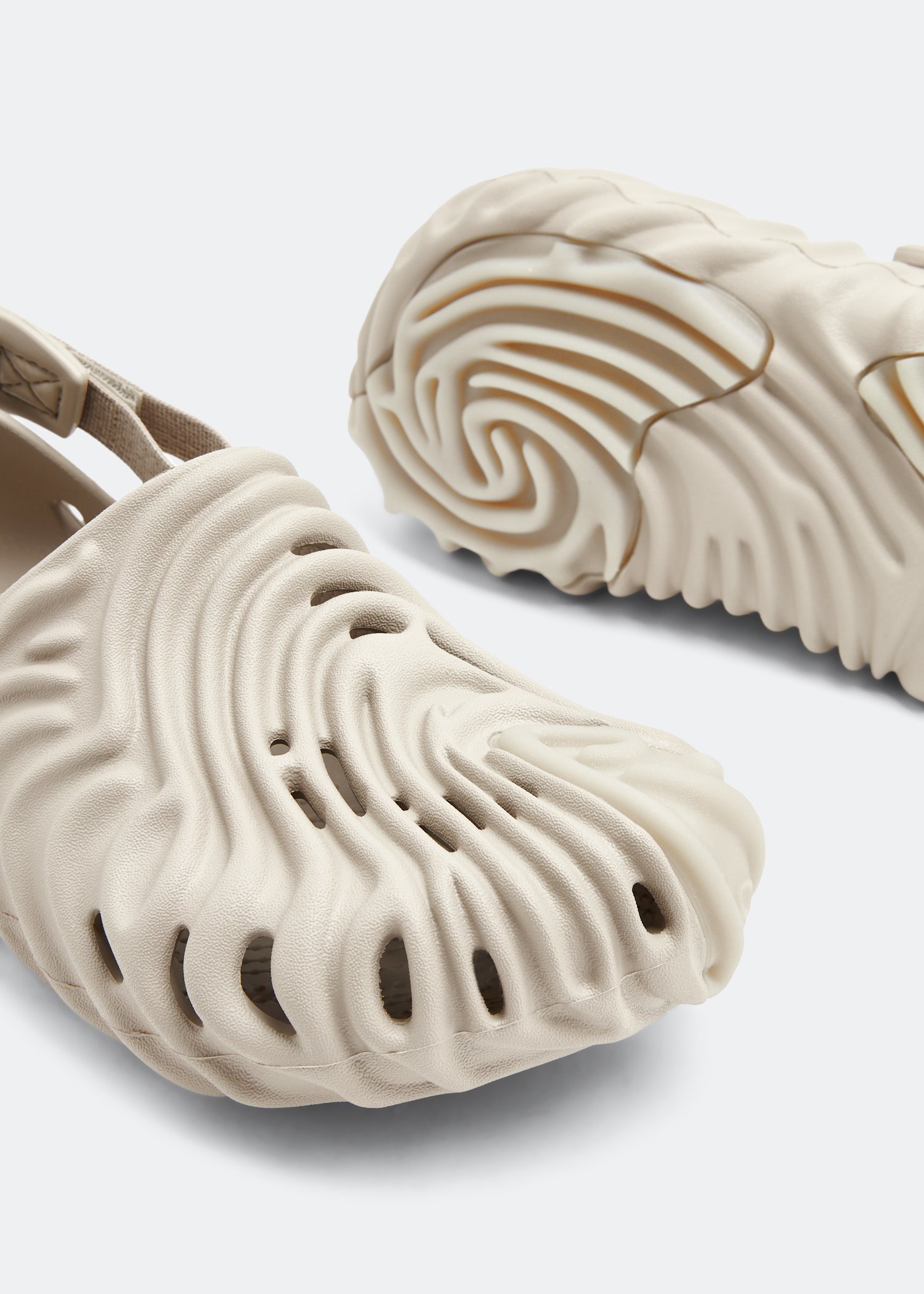 

x Salehe Bembury Pollex clogs, Beige