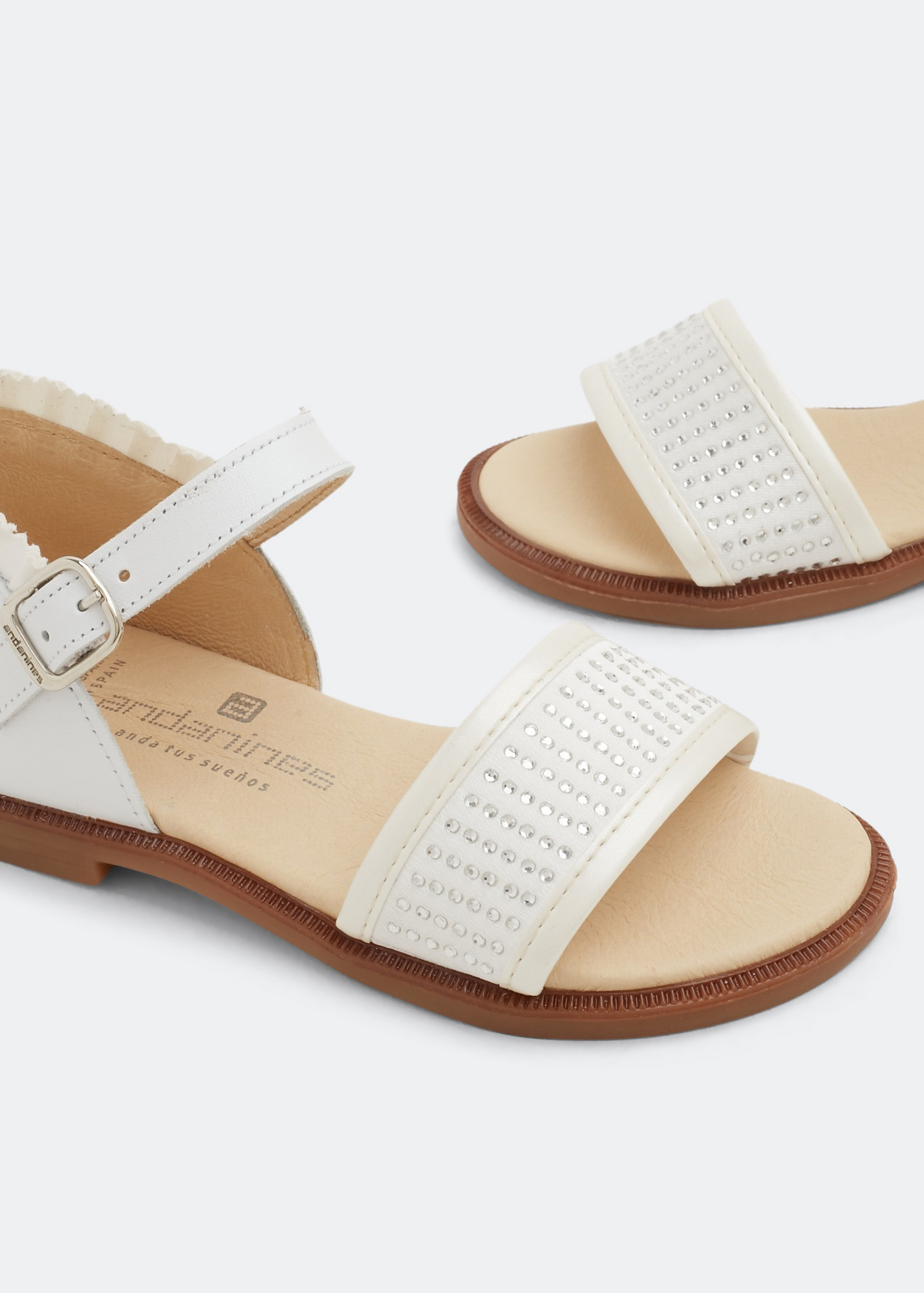 

Embellished leather sandals, Gold