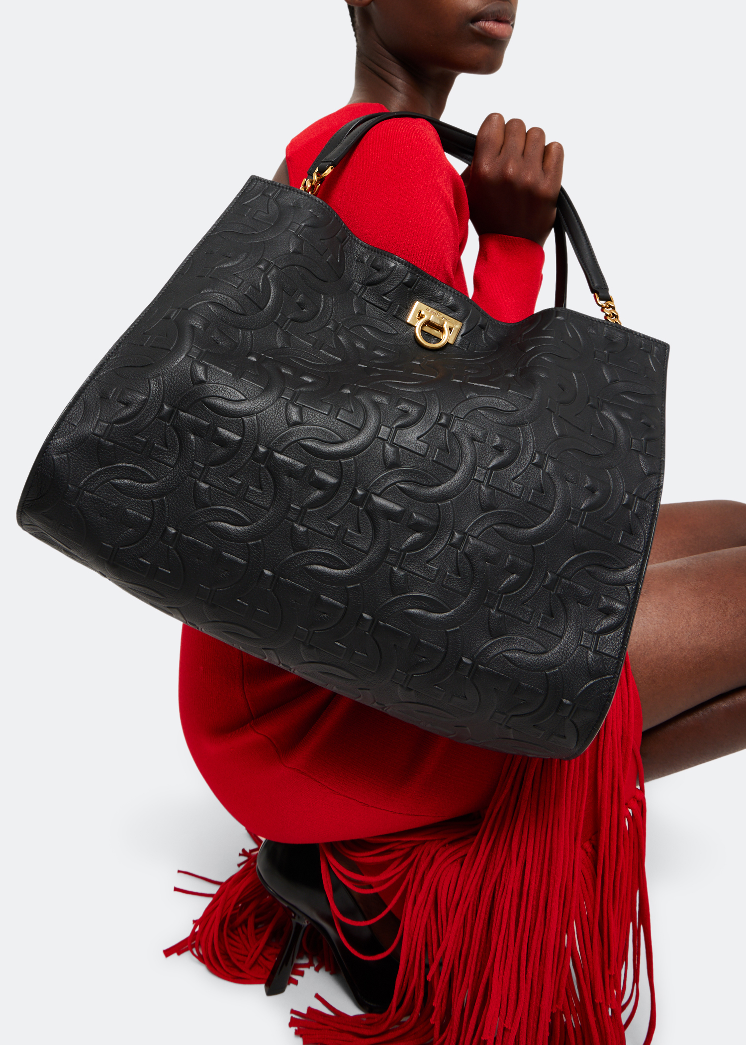 Ferragamo Trifolio medium tote bag for Women Black in UAE
