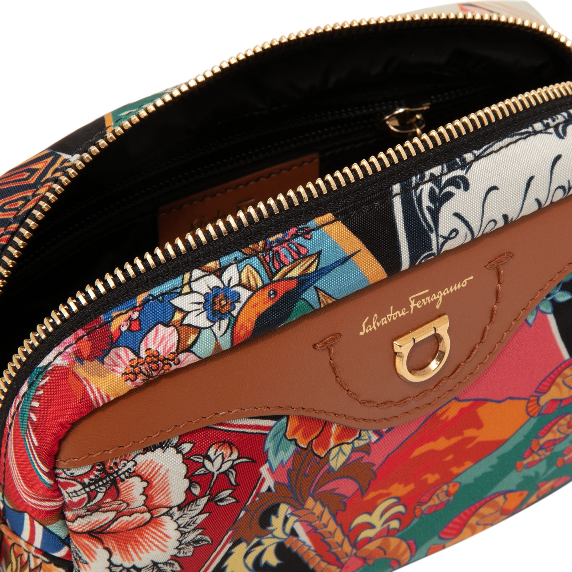 

Travel cosmetic case, Prints