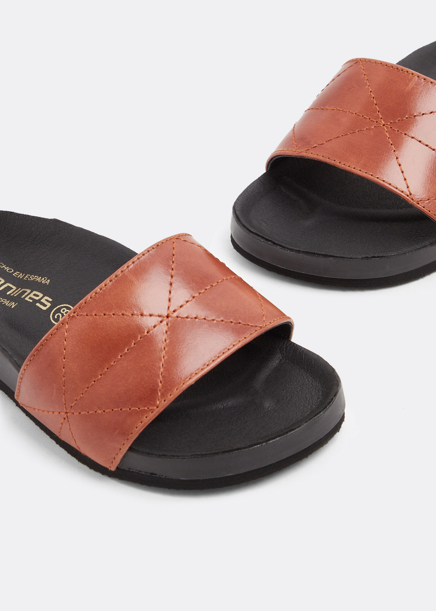 

Piso Micro Ventosa slides, Brown