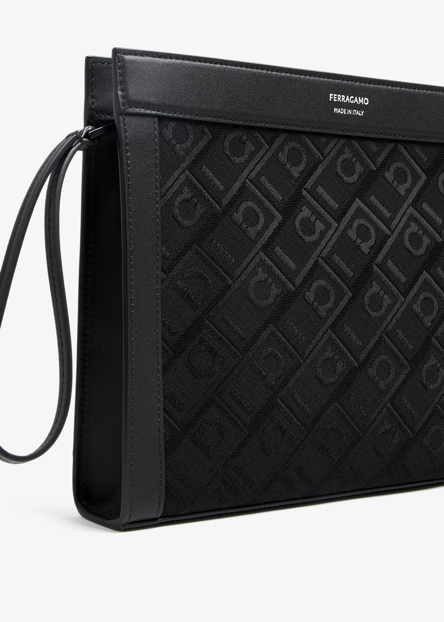 未使用に近い Salvatore Ferragamo 素早い Gancini Pouch