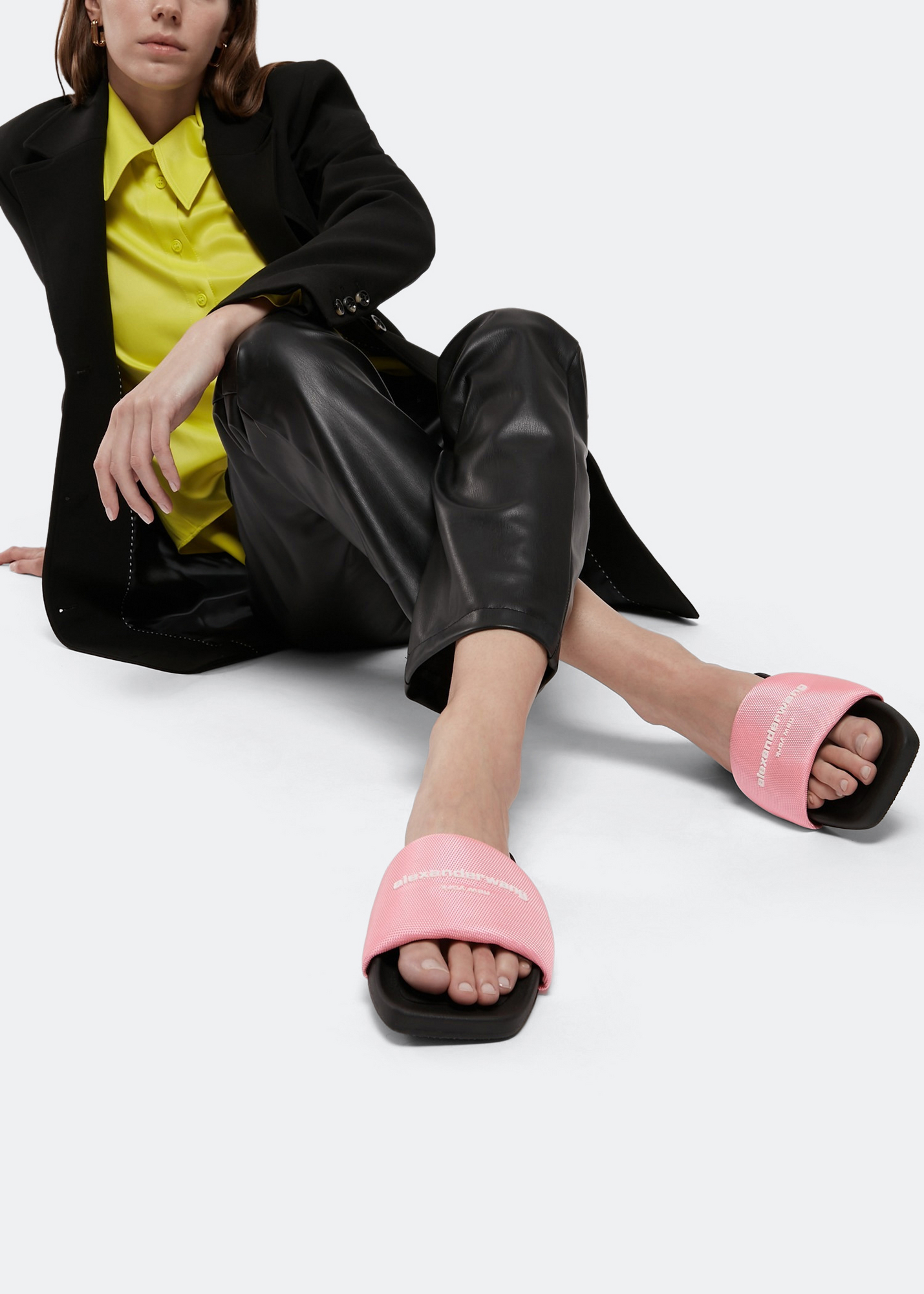 

Logo slides, Pink