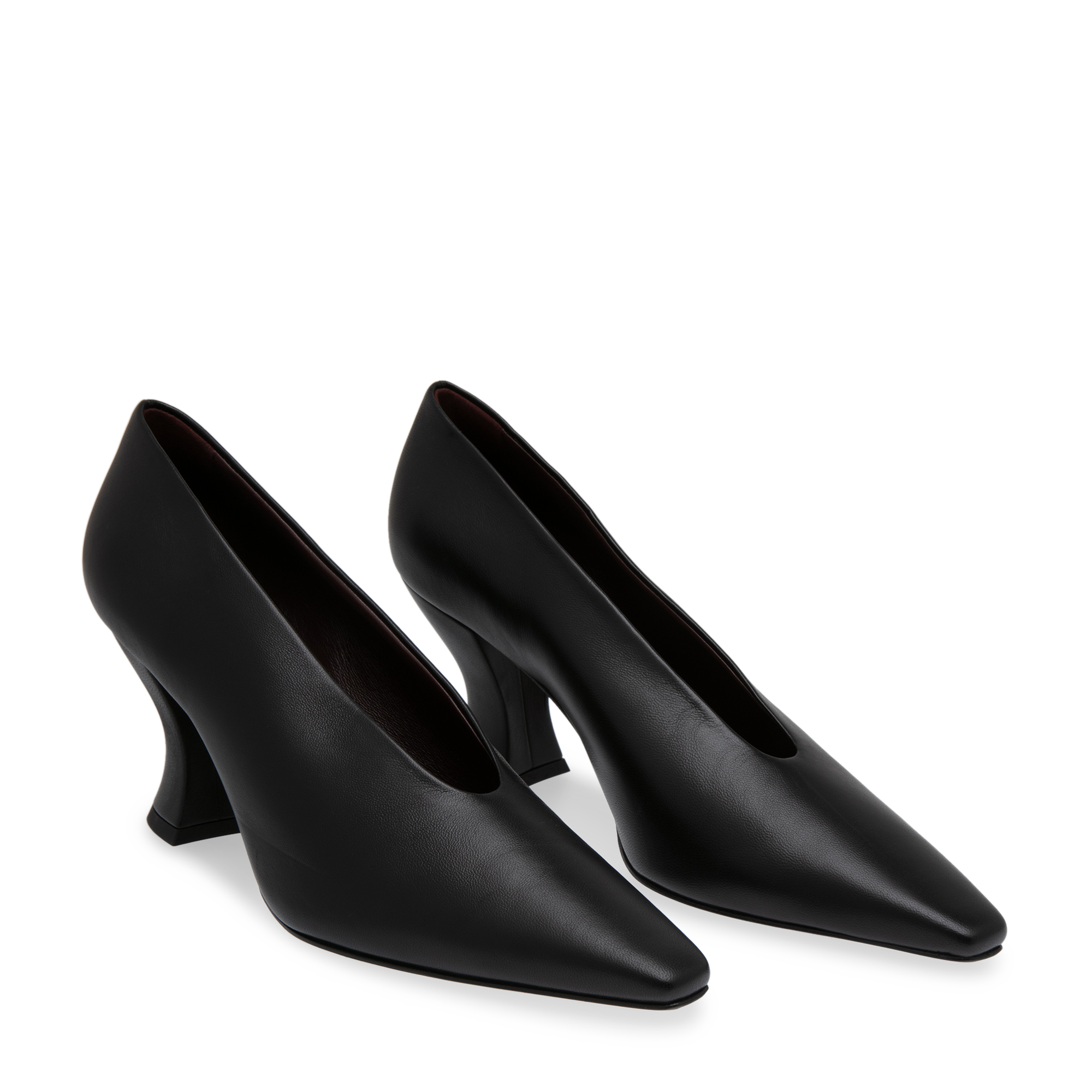 

Almond pumps, Black