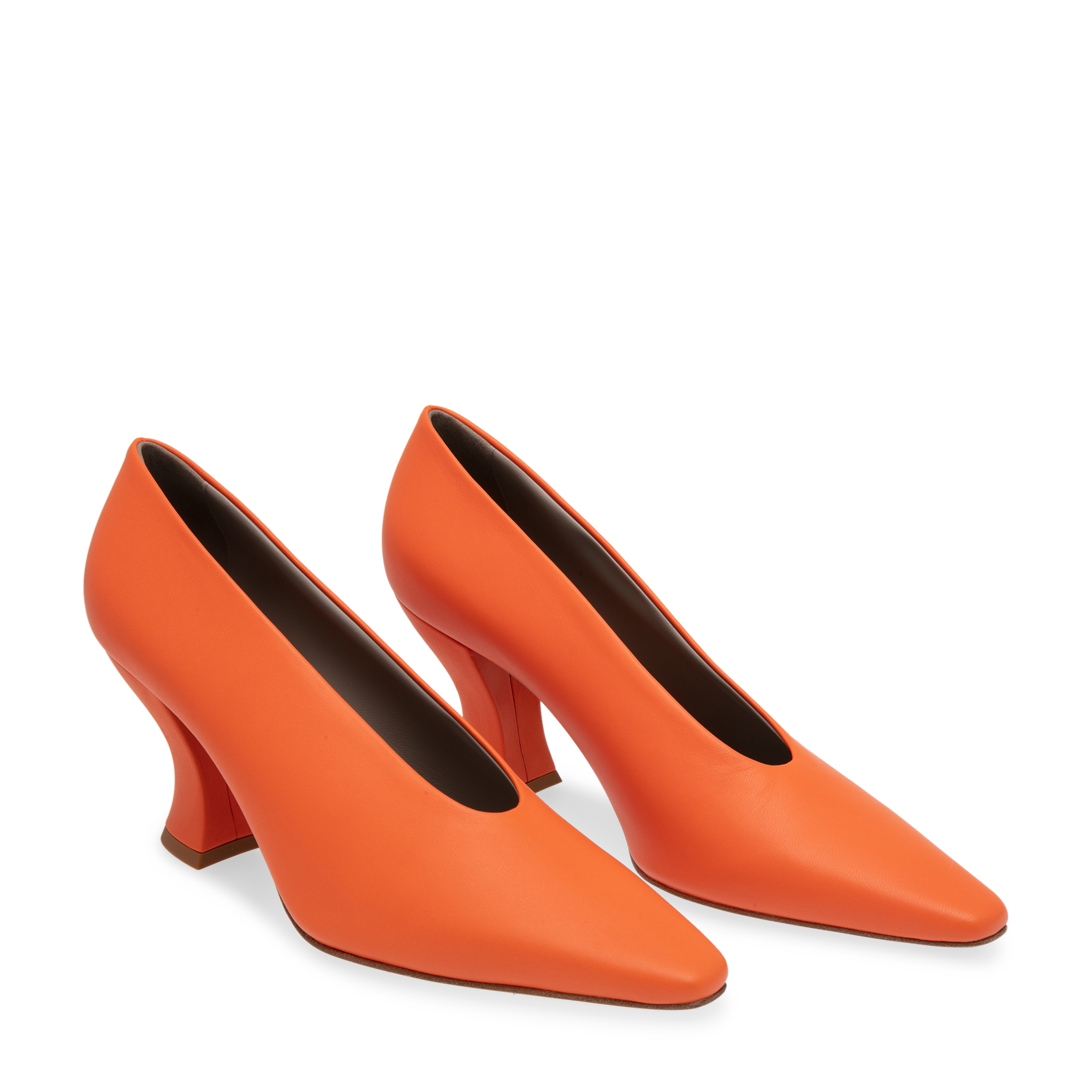 

Almond pumps, Orange