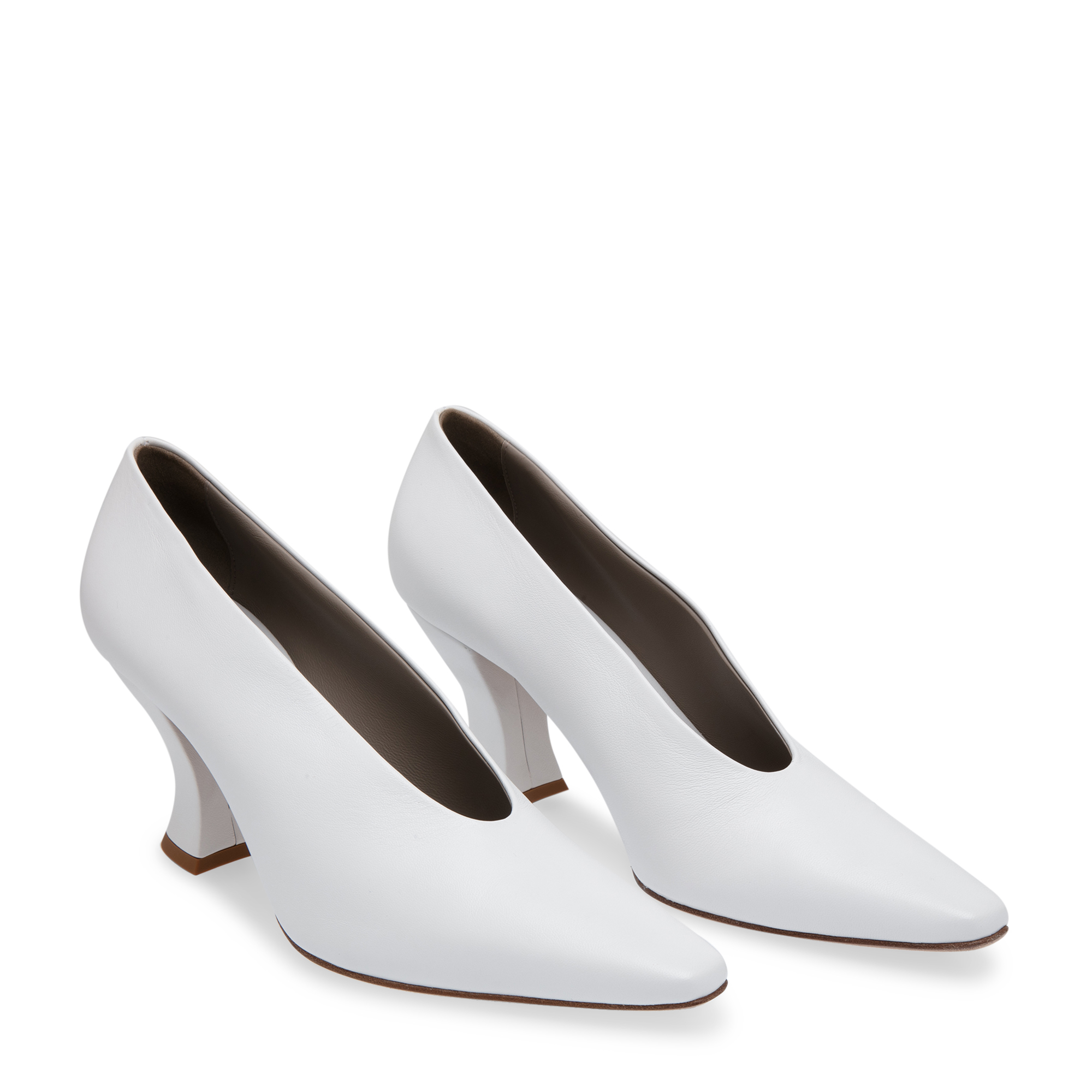 

Almond pumps, White