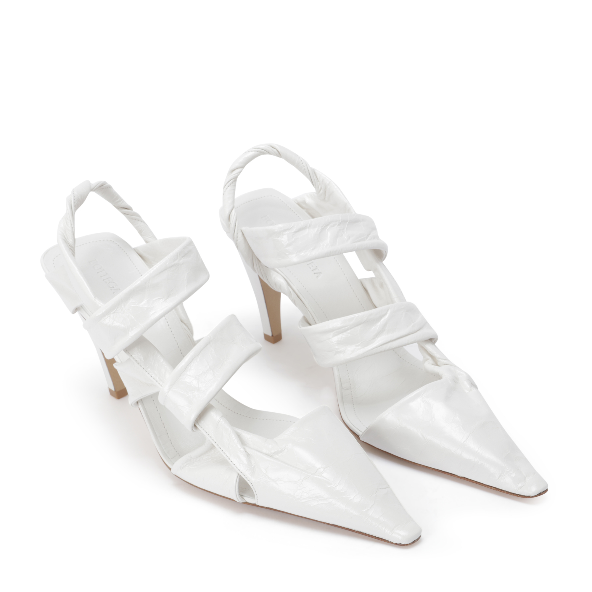 

The Point pumps, White