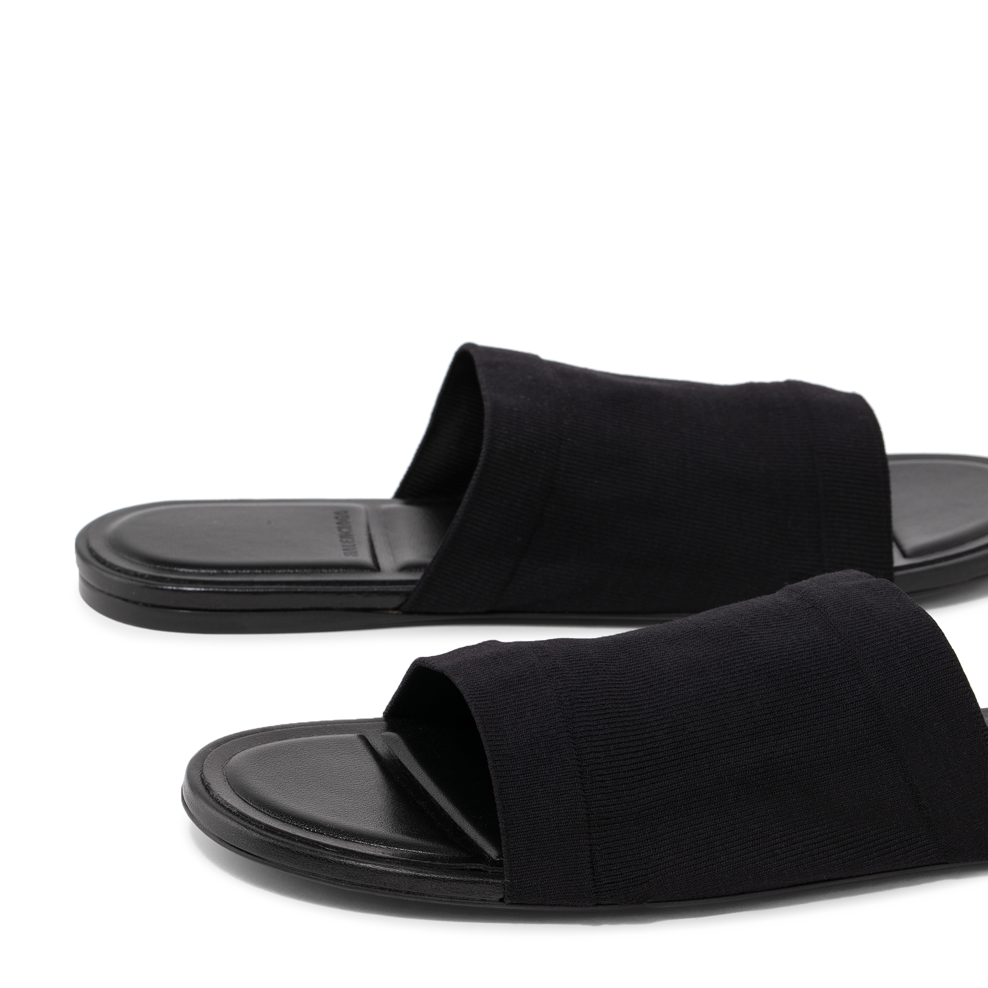 

Tight flat sandals, Black