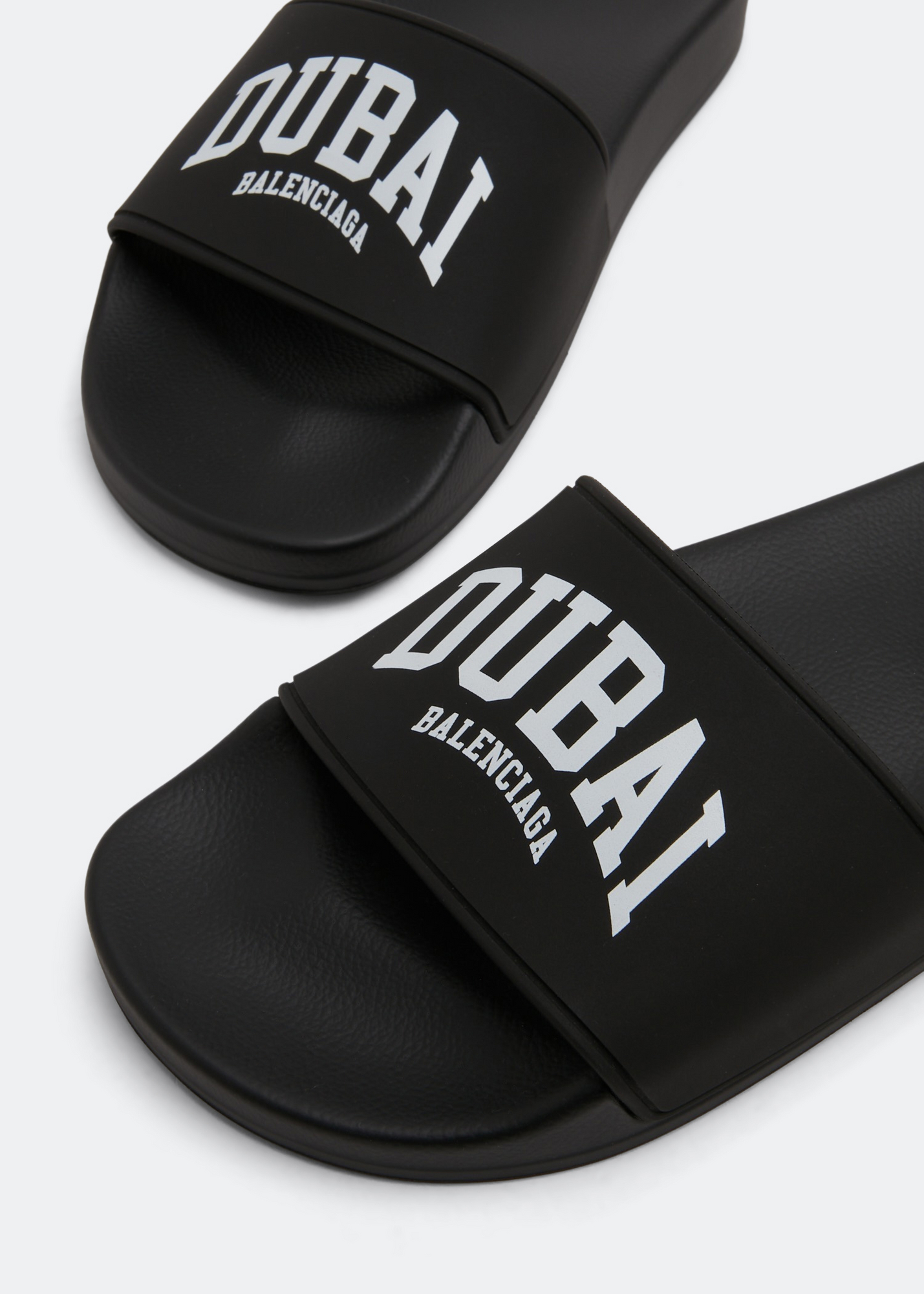 

Cities Dubai pool slides, Black