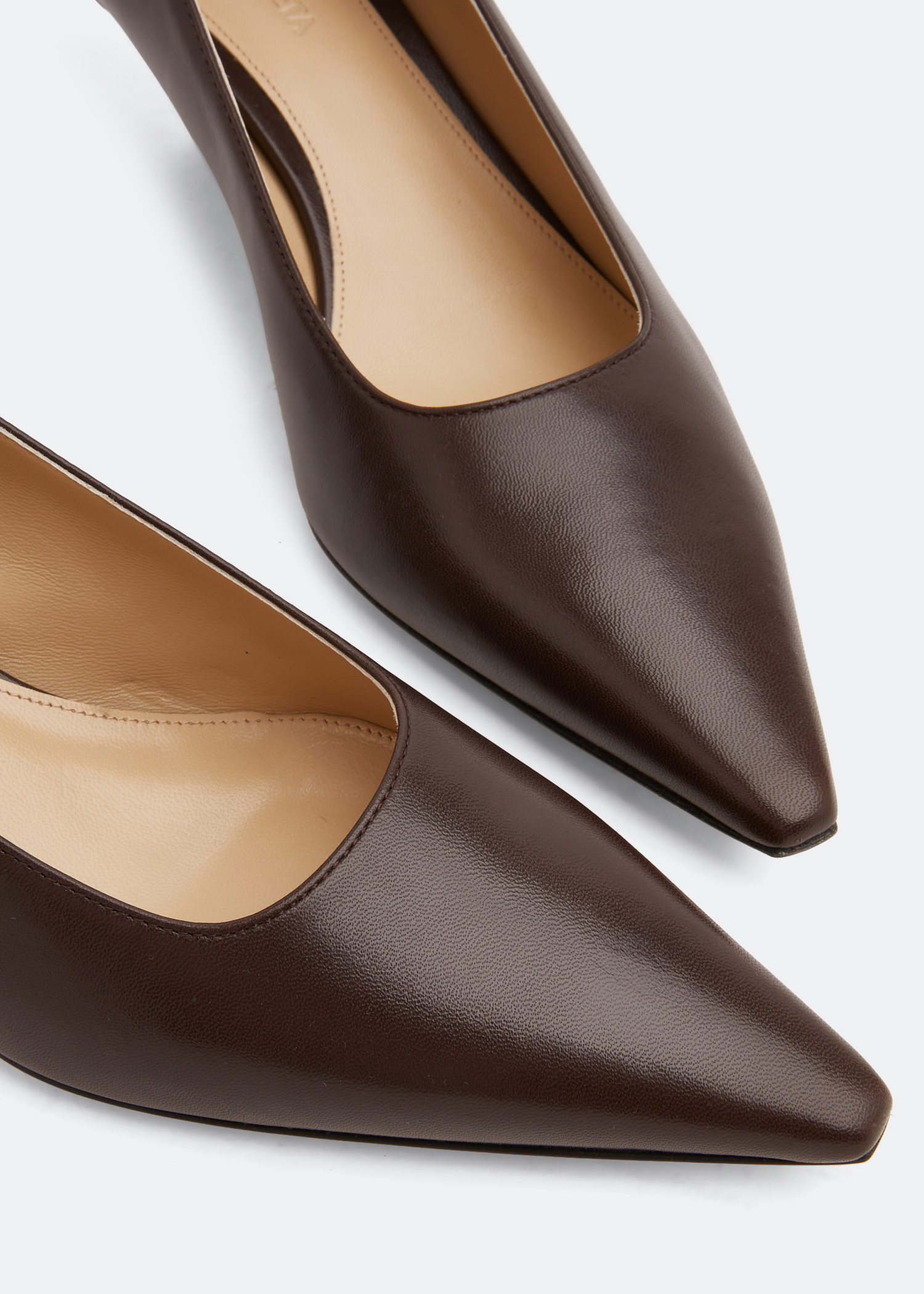 

Point pumps, Brown
