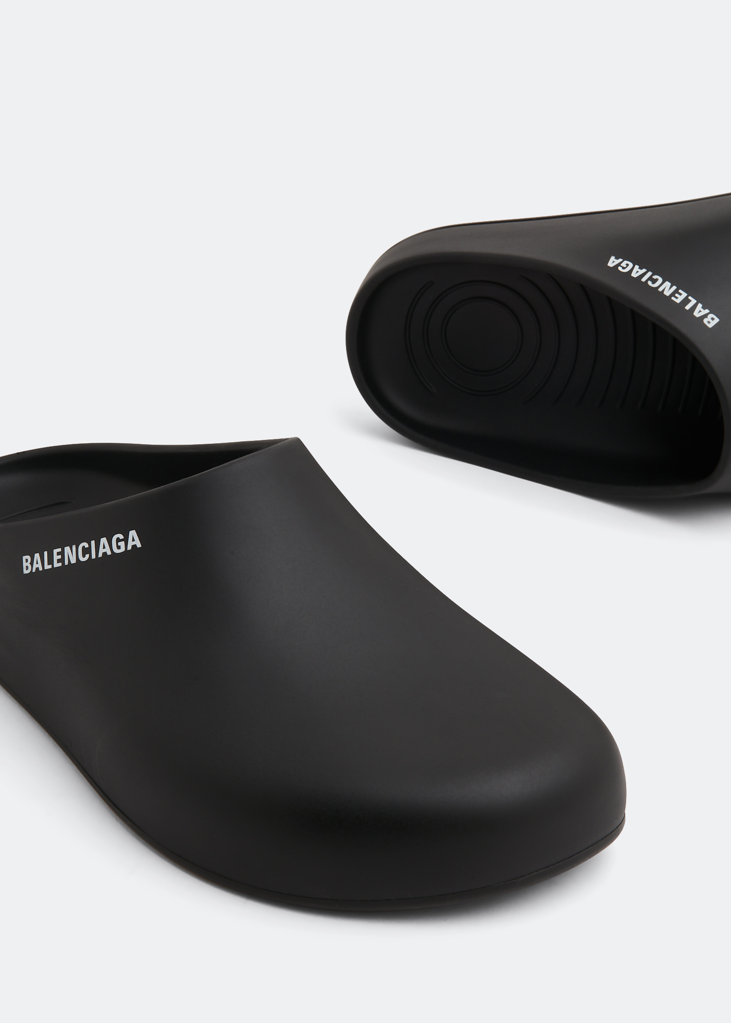 

Pool closed slides, Black