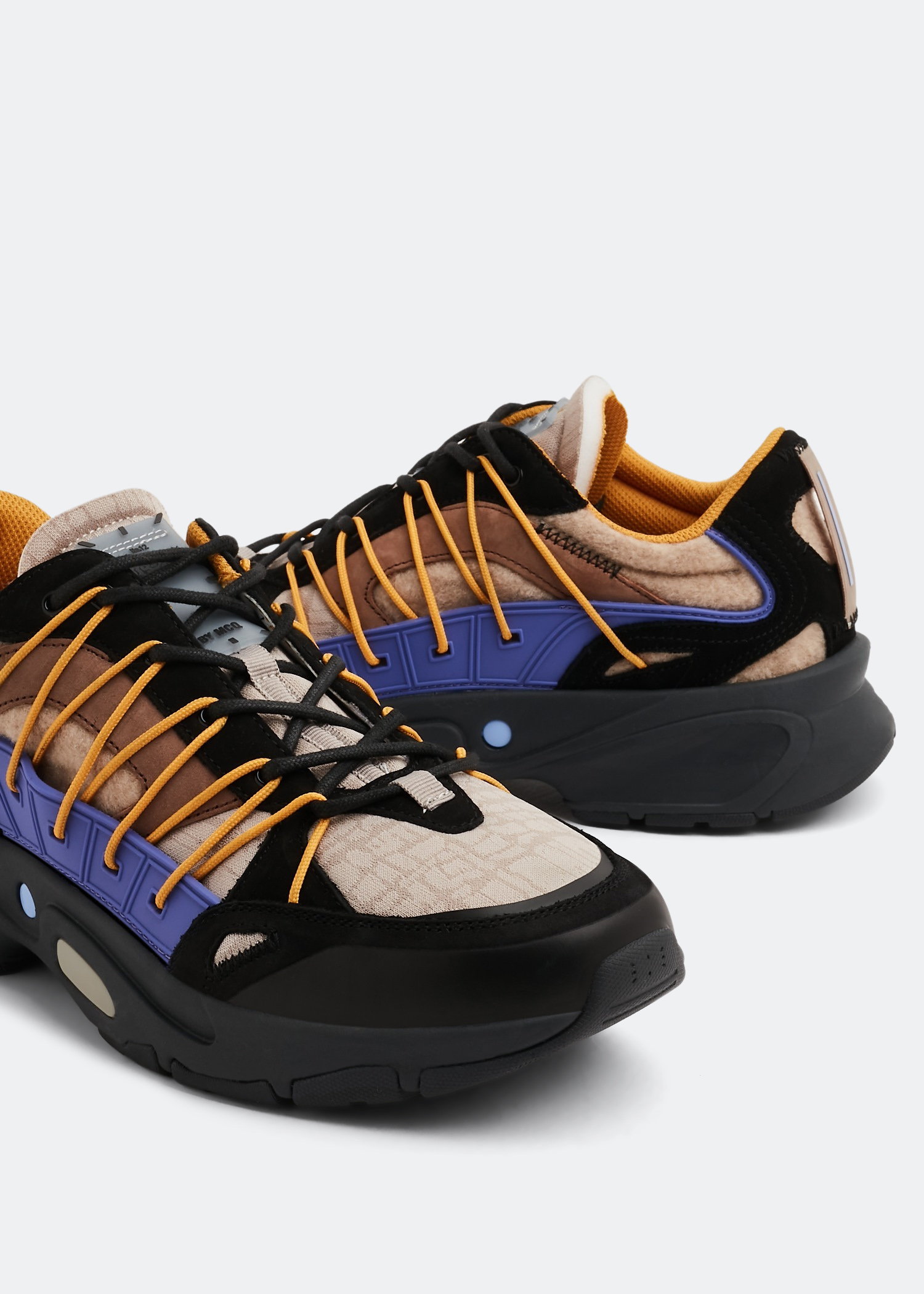 

B12 Aratana 1.3 sneakers, Black