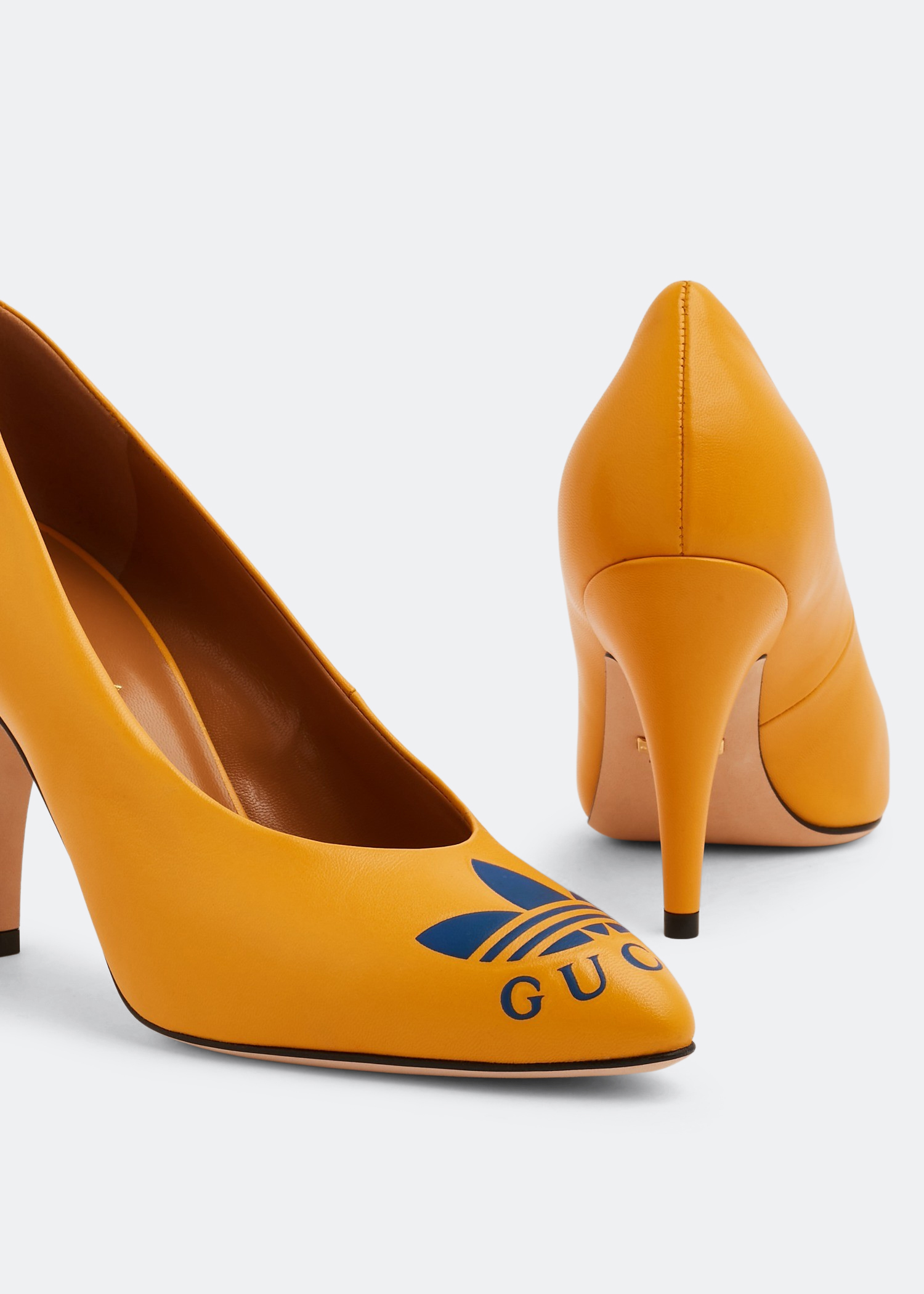 

x adidas Trefoil pumps, Yellow