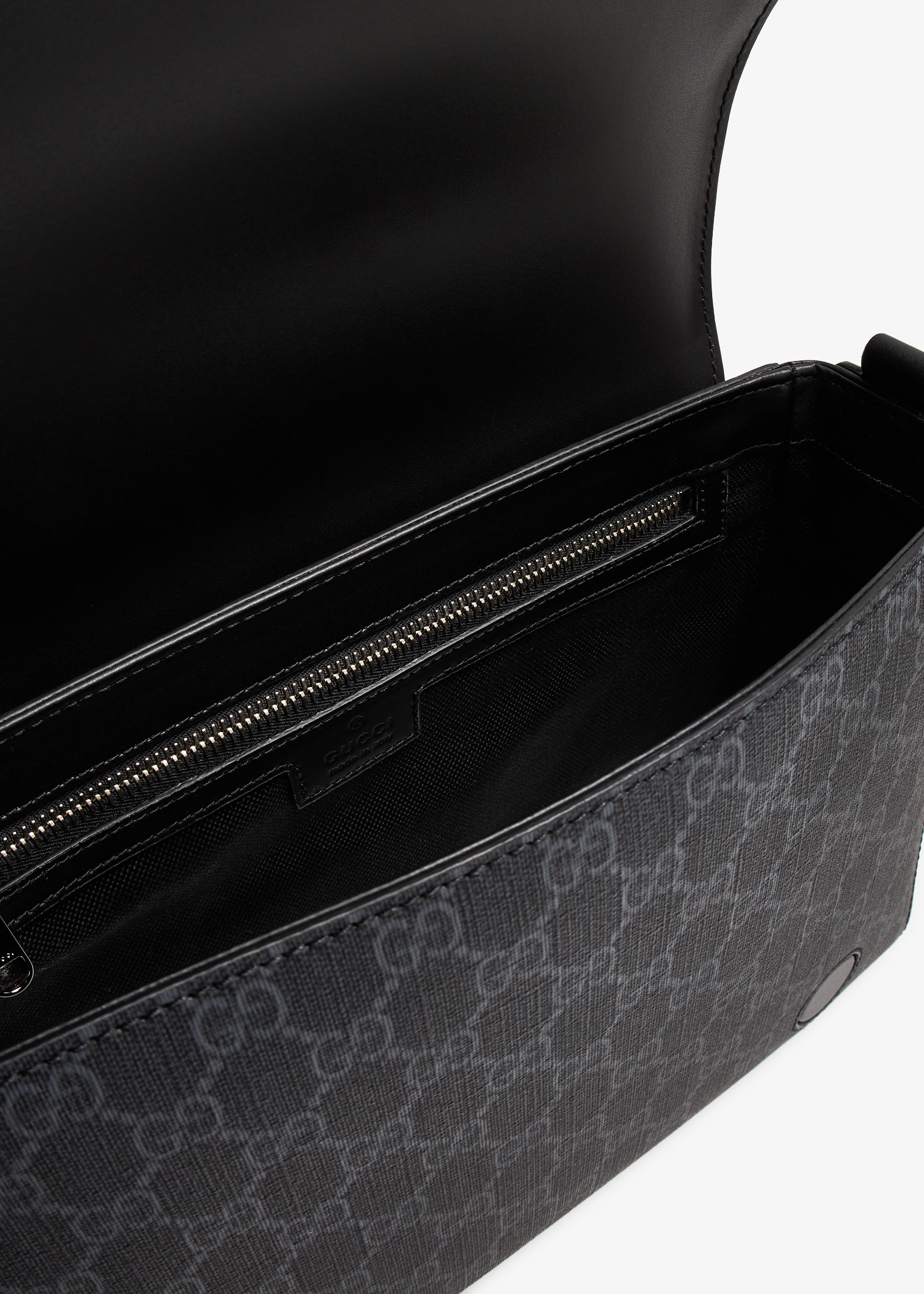 Gucci gg supreme flap online messenger bag