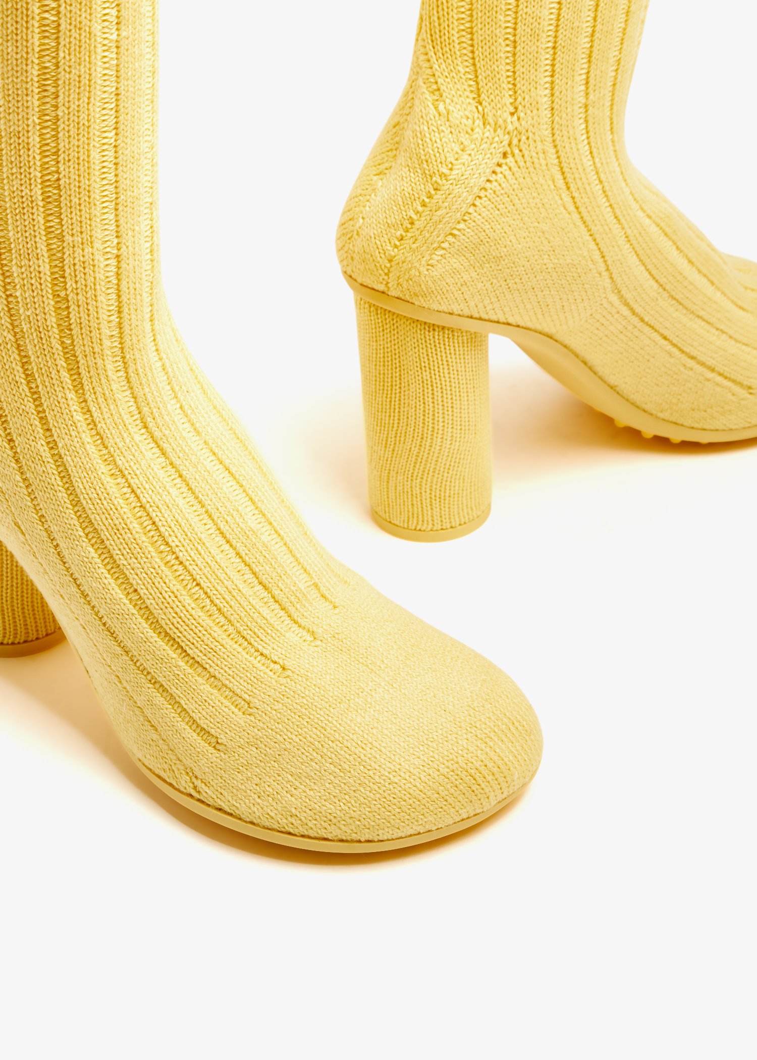 

Atomic boots, Yellow