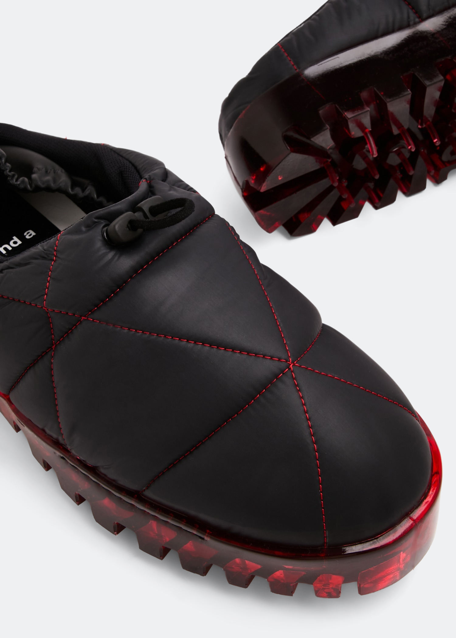 

Bold slippers, Black
