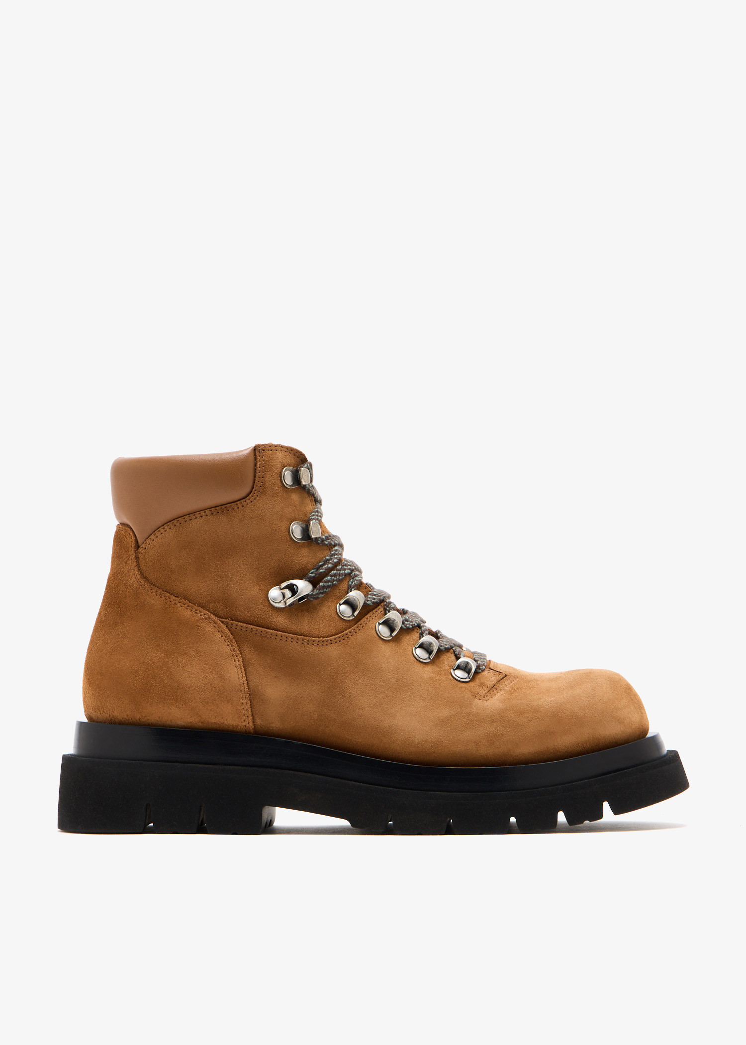 

Lug trekking boots, Brown