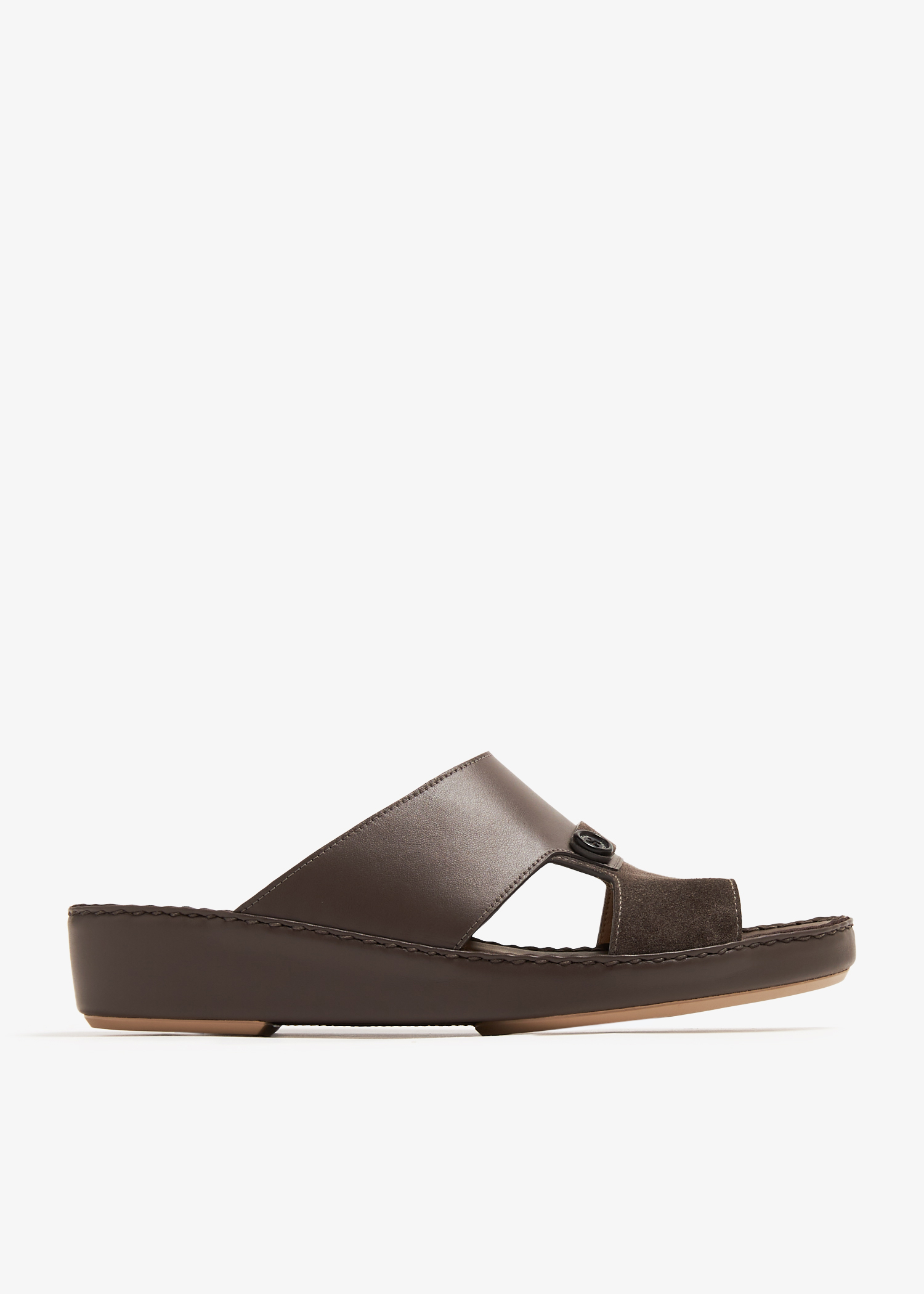 

Tightened strap sandals, Brown
