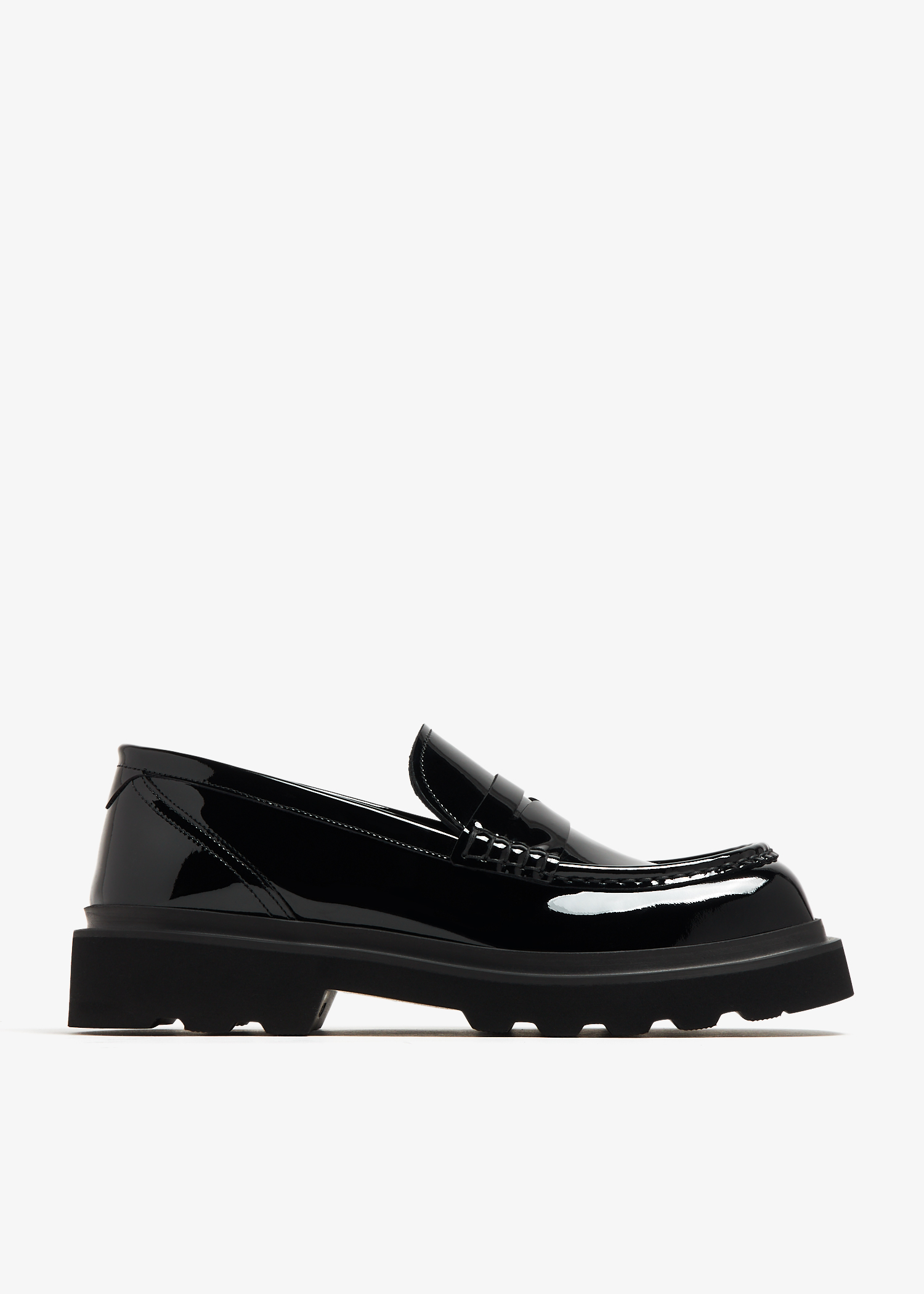 

Patent leather loafers, Black